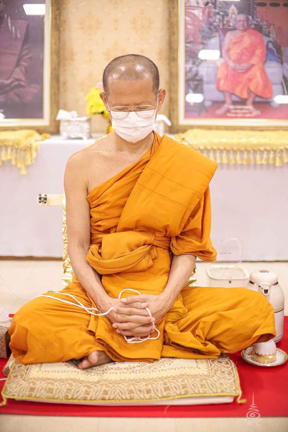 ลูกแก้วพุทธบารมีเปิดโลก (แก้วแดง) สุริยันต์ทรงกลด ฐานจาร (ไซส์ใหญ่ 5 cm) ลพ.เล็ก ลพ.บ๊ะ ลพ.ตุ๊ มหาสิงห์