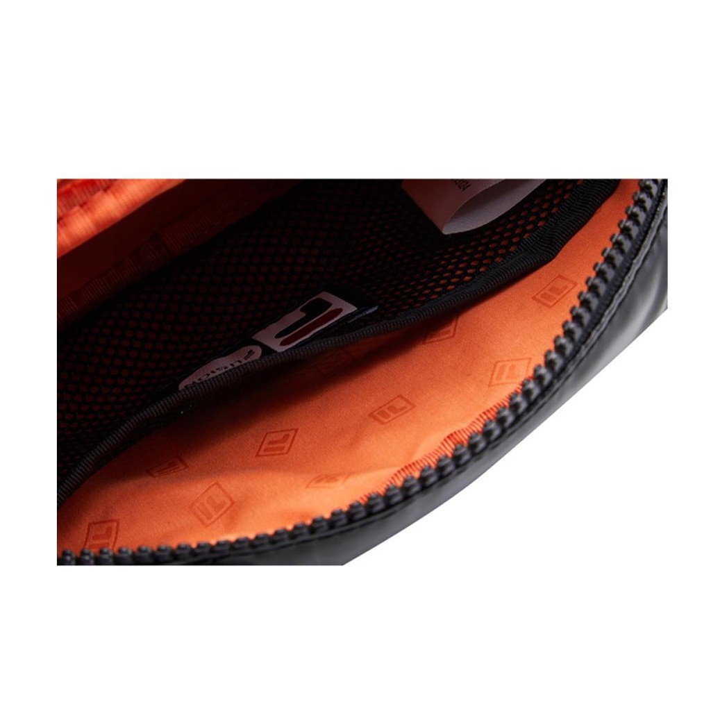 กระเป๋าสะพายข้าง Fila Fusion รุ่น Rectangular Sling Bag ของใหม่ ของแท้ พร้อมส่งจากไทย กระเป๋าสะพาย กระเป๋าใส่มือถือ