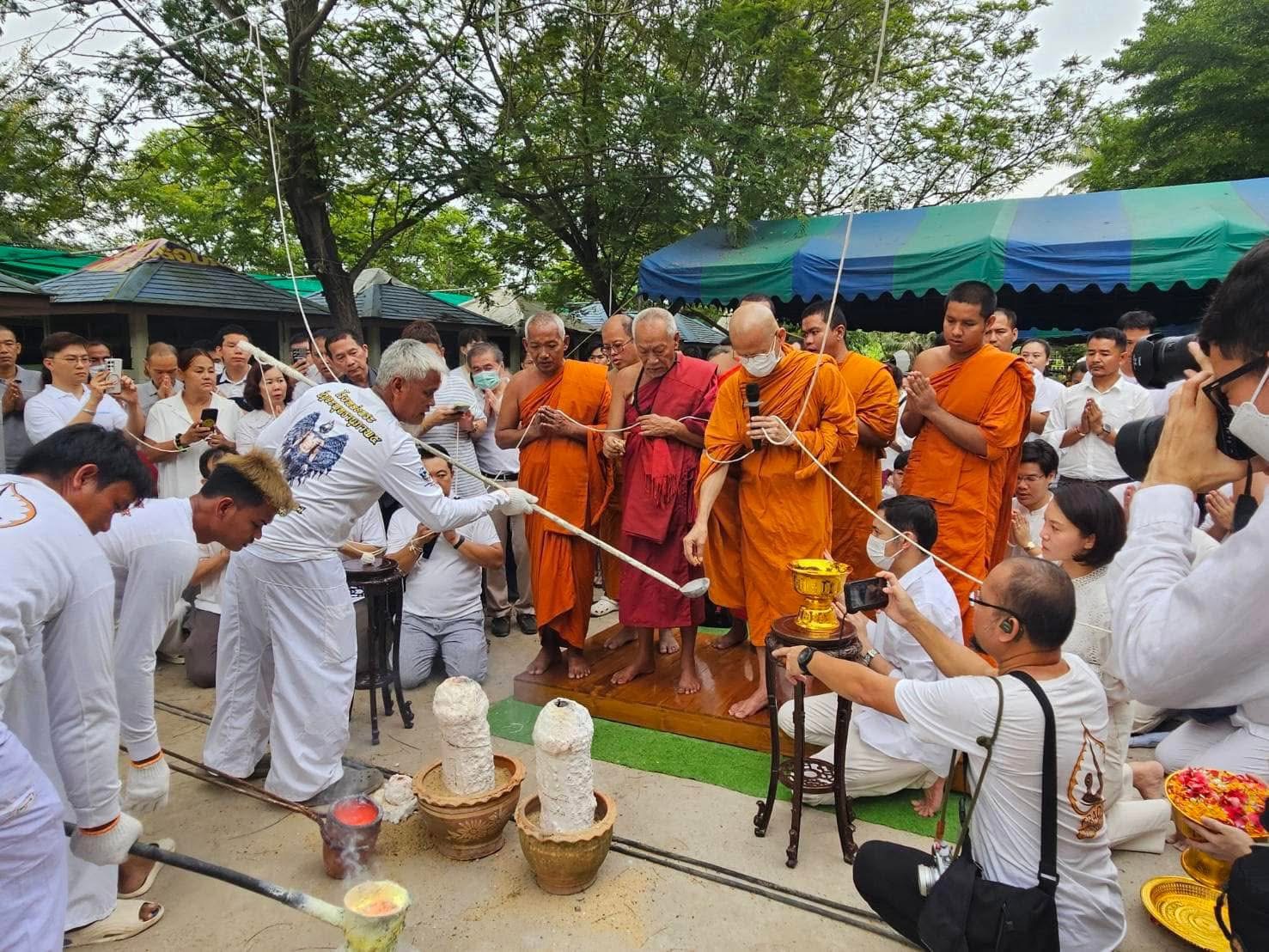 สมเด็จองค์ปฐม (หลวงพ่อไหลมาเทมา) ขนาด 5 นิ้ว หลวงพ่อเล็ก พุทธาภิเษกหลายวาระ ปี 67