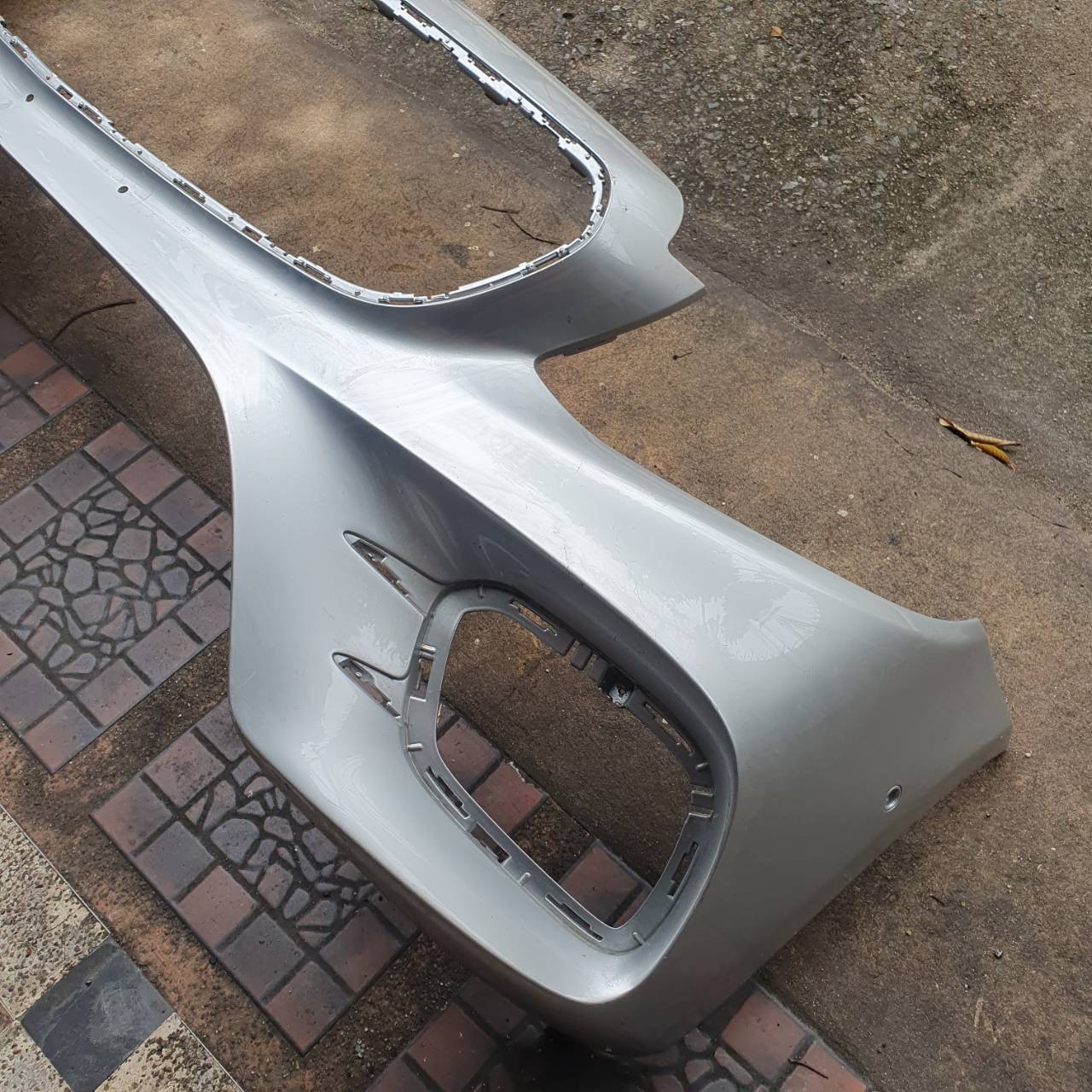 กันชนหน้า Benz มือสอง A2138852600 ขายตามสภาพ