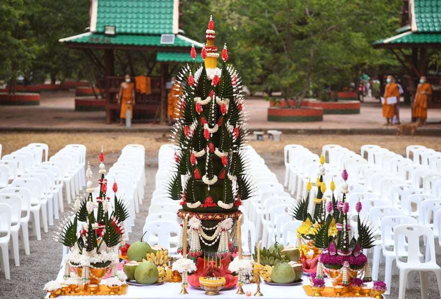 สมเด็จองค์ปฐมหลังยันต์เกราะเพชร พร้อมเลี่ยมกรอบเงิน เนื้อเงินชนวนมาหาสะท้อน วัดท่าขนุน