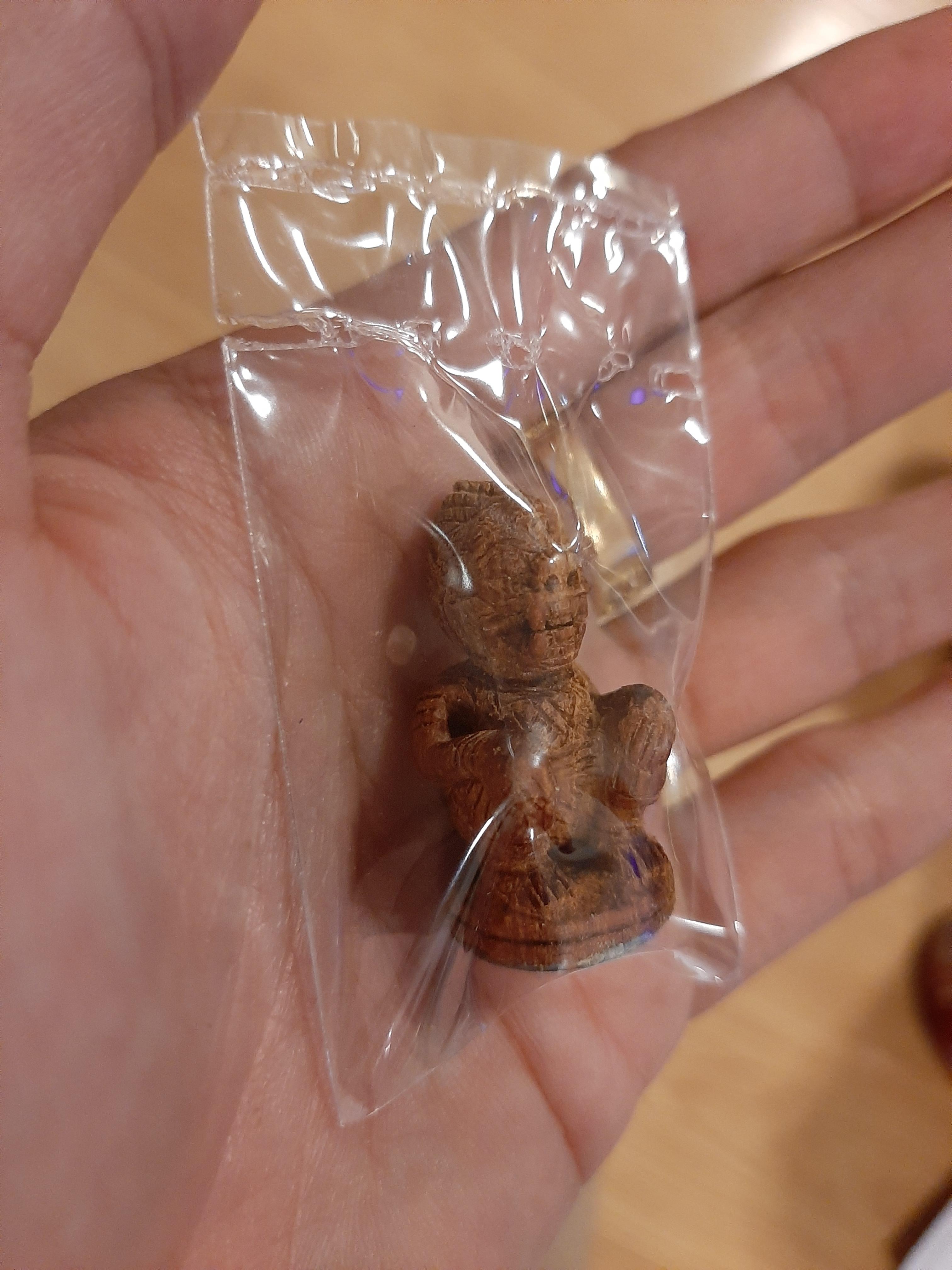 หนุมานไม้ขนุนแกะ No.??? หลวงปู่วาส วัดสะพานสูง ซองเดิมซีลเดิม