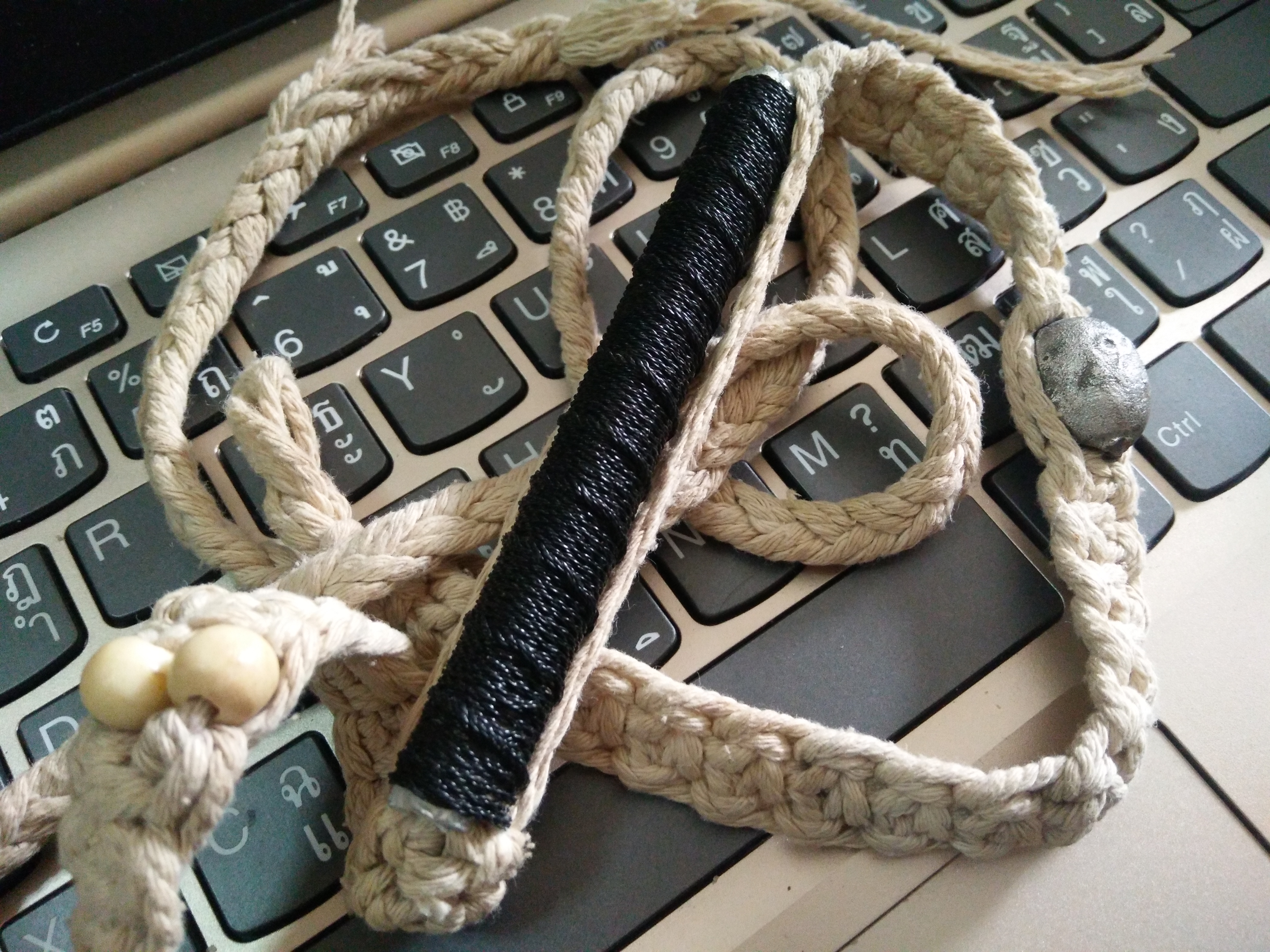 ตะกรุดมนต์พระกาฬ หลวงพ่อกวยพร้อมลูกสะกดและสายคาดเอว