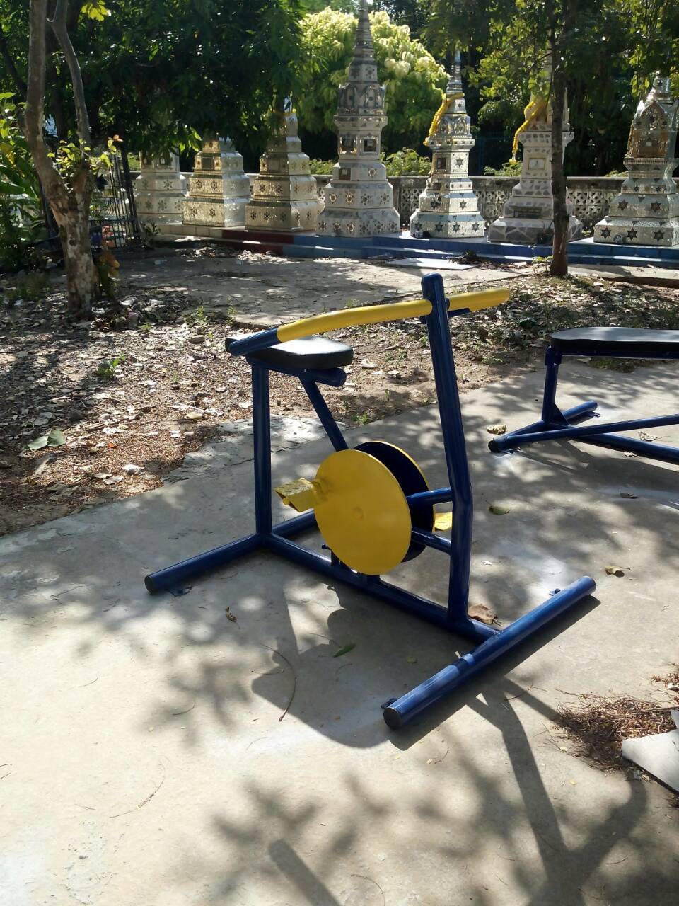 รหัส SM ผลงานติดตั้ง (ถ.โคกกรวด-โนนไทย อ.ขามทะเลสอ จ.นครราชสีมา) เครื่องออกกำลังกายกลางแจ้ง