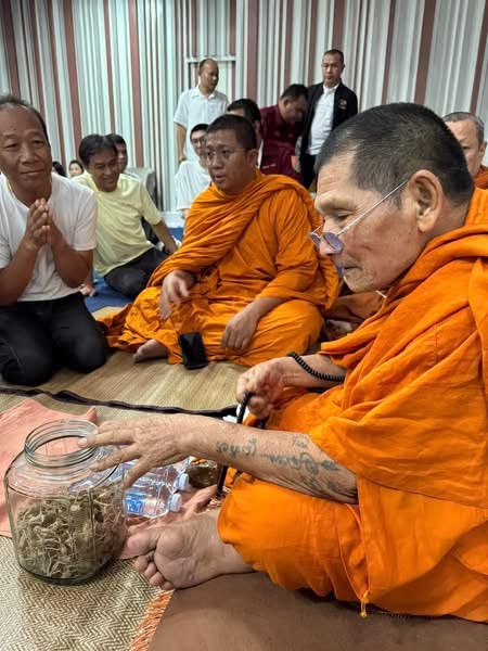 หุ่นพยนต์นารายณ์แปลงรูป สร้างเพียง 200 ตน No.7 หลวงปู่ศิลา