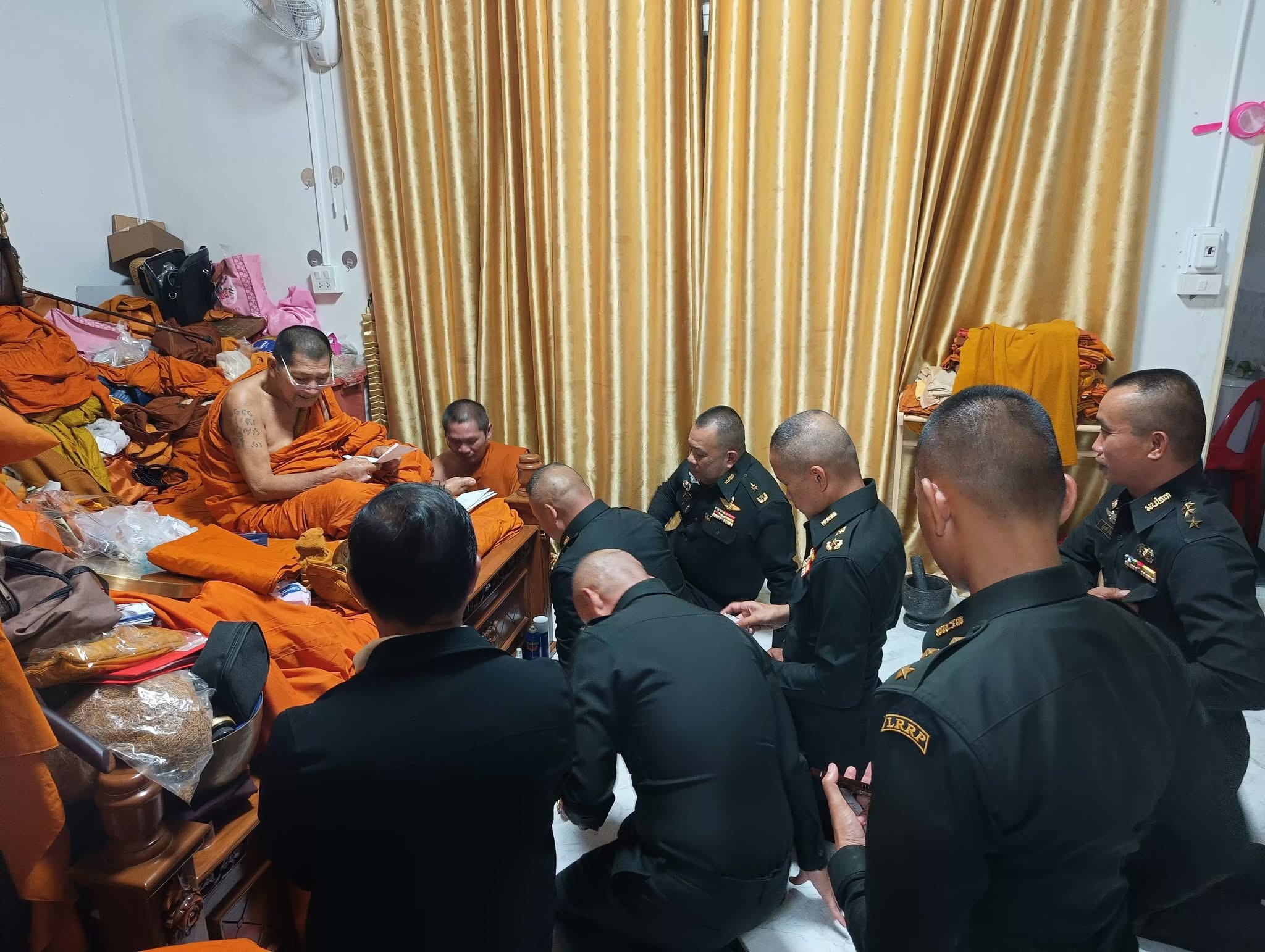 เหรียญพหูรมาน ทภ.2 เนื้อชนวน No.8948 หลวงปู่ศิลา