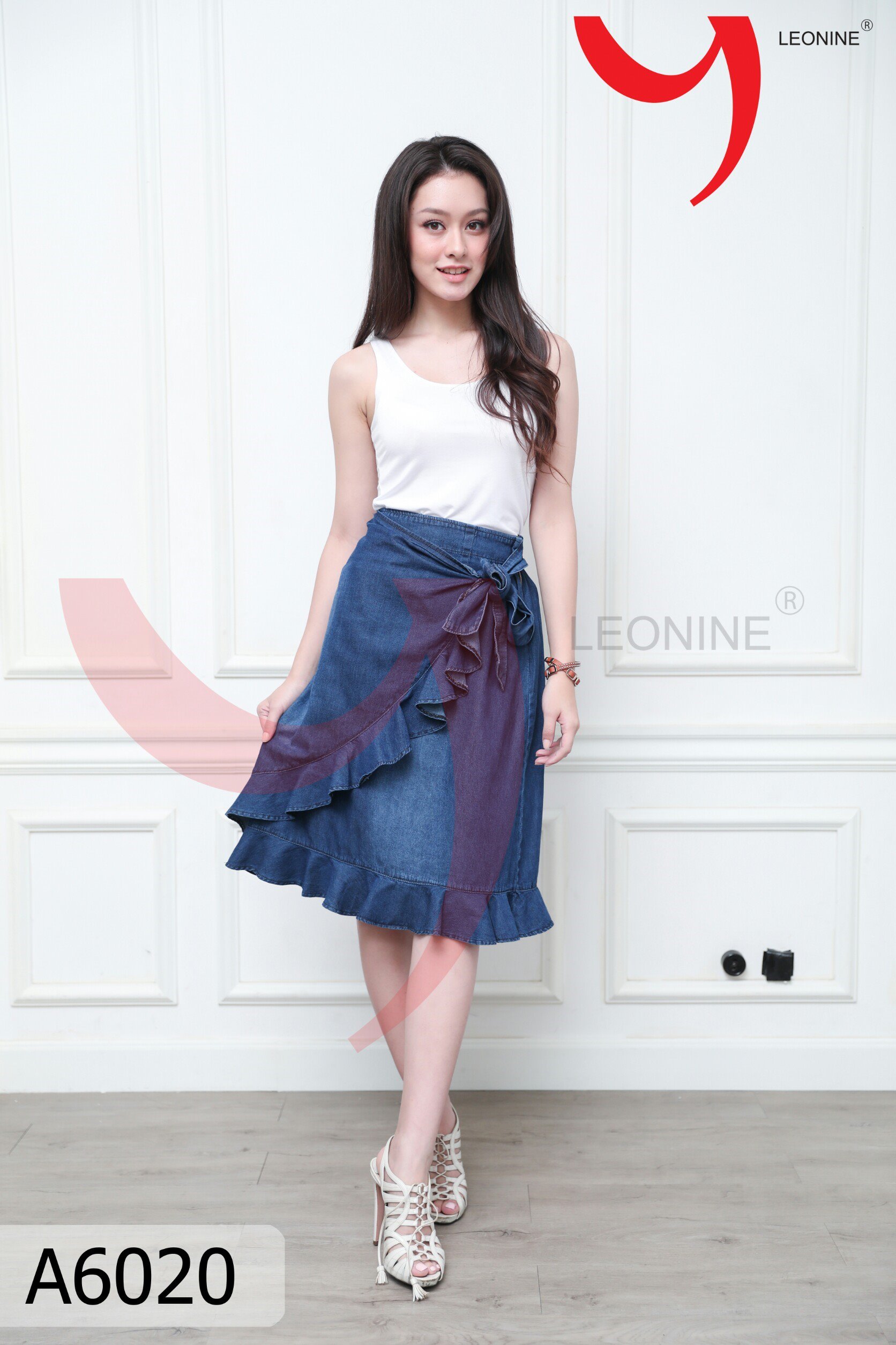 กระโปรงยีนส์สั้น ระบายชาย หวานๆ Free size สียีนส์เข้ม