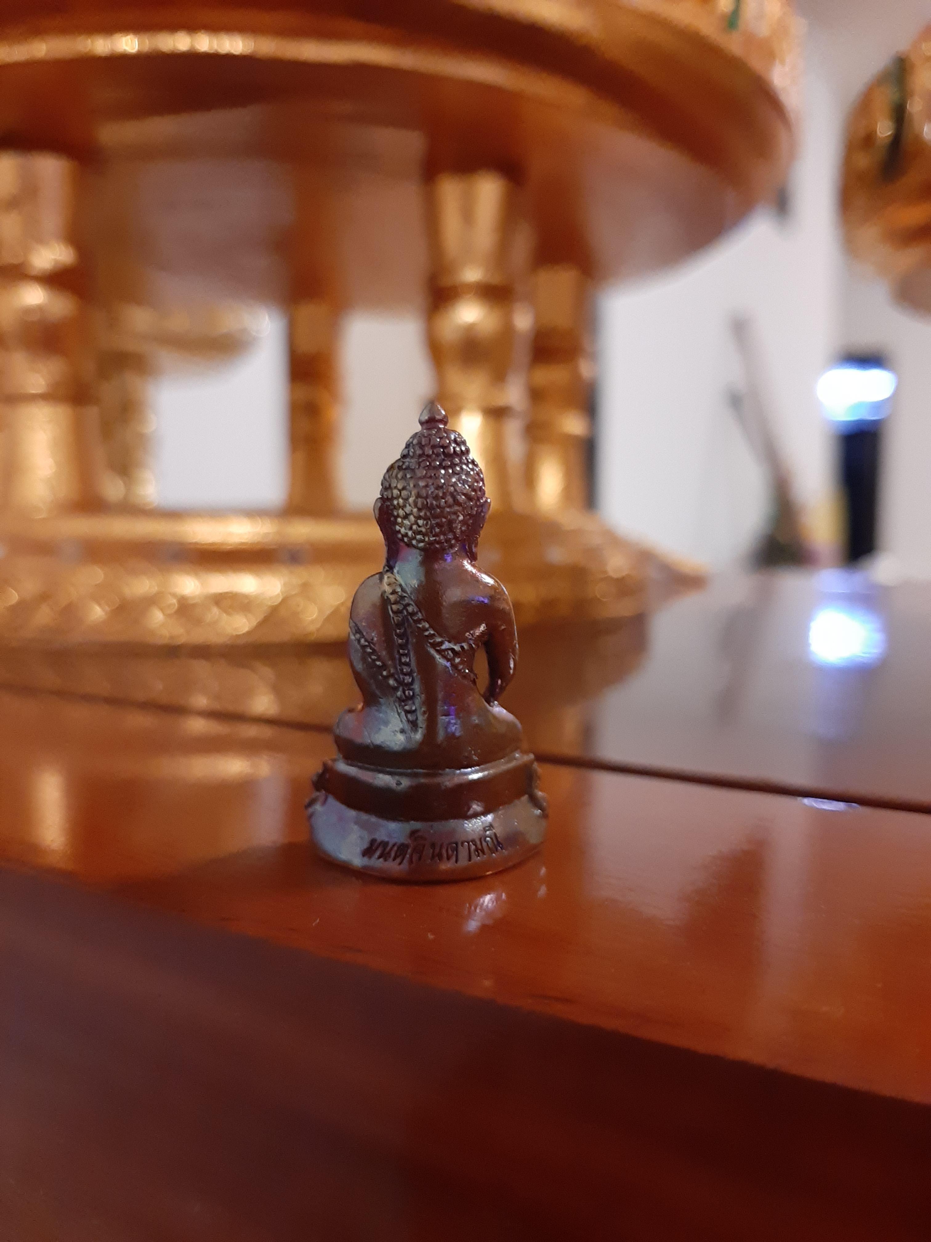 พระกริ่งจินดามณีมนต์พระกาฬ (เนื้อผิวรุ้ง) เลี่ยมกันน้ำ ลพ.เล็กเททอง เข้าพุทธาภิเษกวัดท่าขนุน