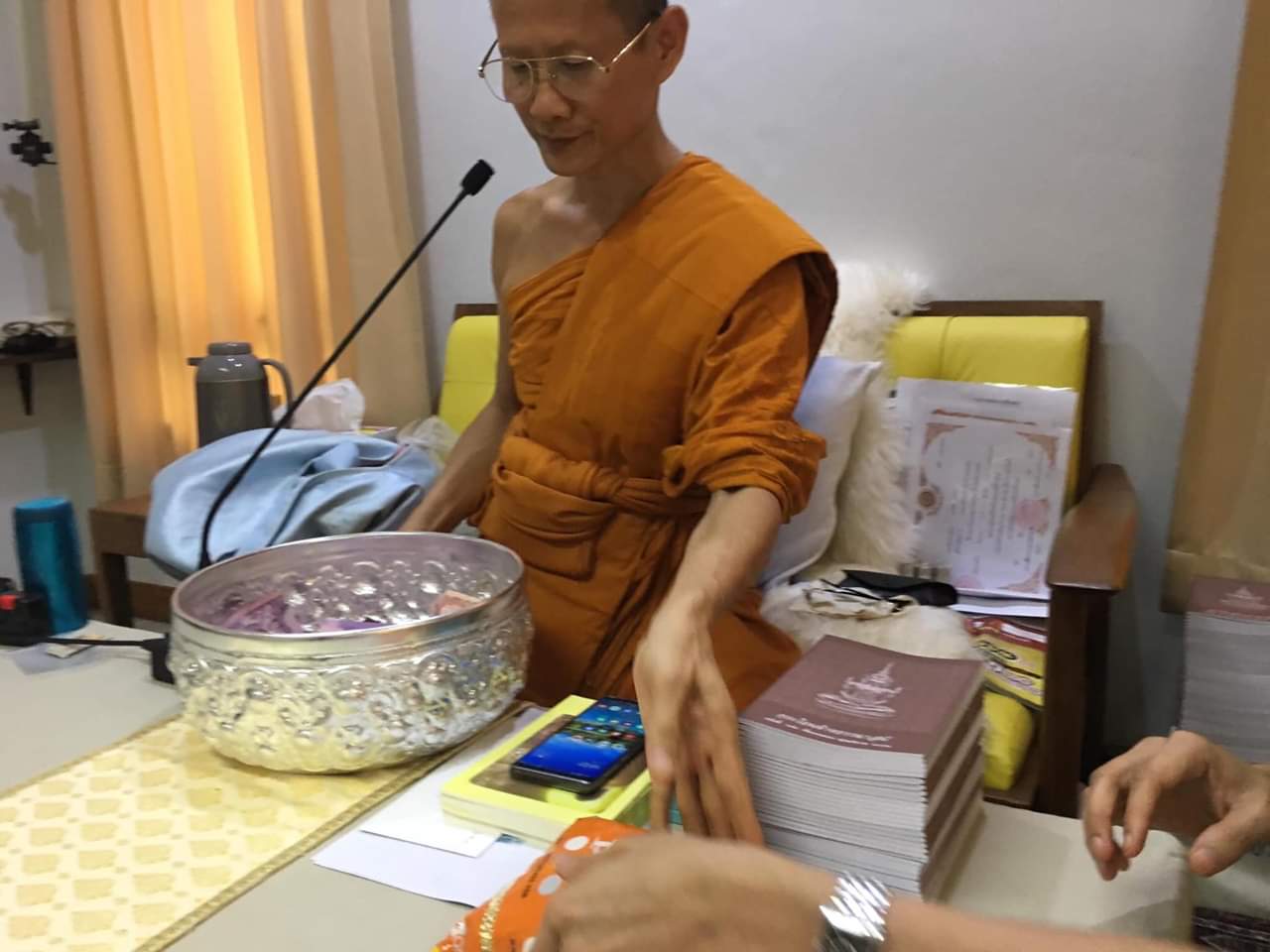 เปิดจองพรีออร์เดอร์พระแก้วแดง หลวงตาม้า วัดถ้ำเมืองนะ