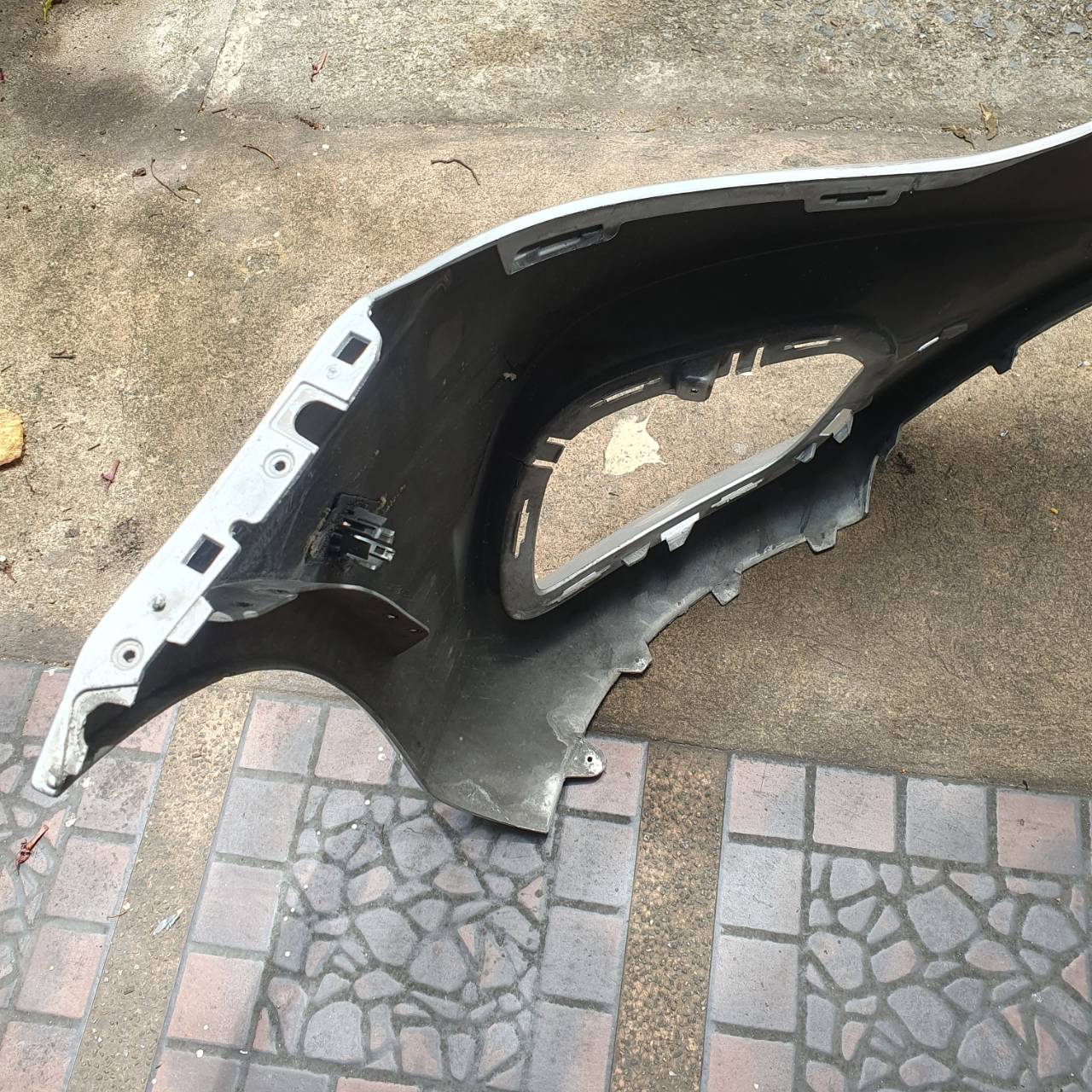 กันชนหน้า Benz มือสอง A2138852600 ขายตามสภาพ