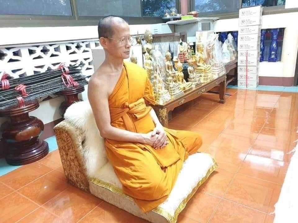 พระผงพิมพ์หลวงพ่อโต กรรมฐาน 3 วัน (รวมมวลสารสังฆาฏิพระเกจิ) วัดท่าขนุน