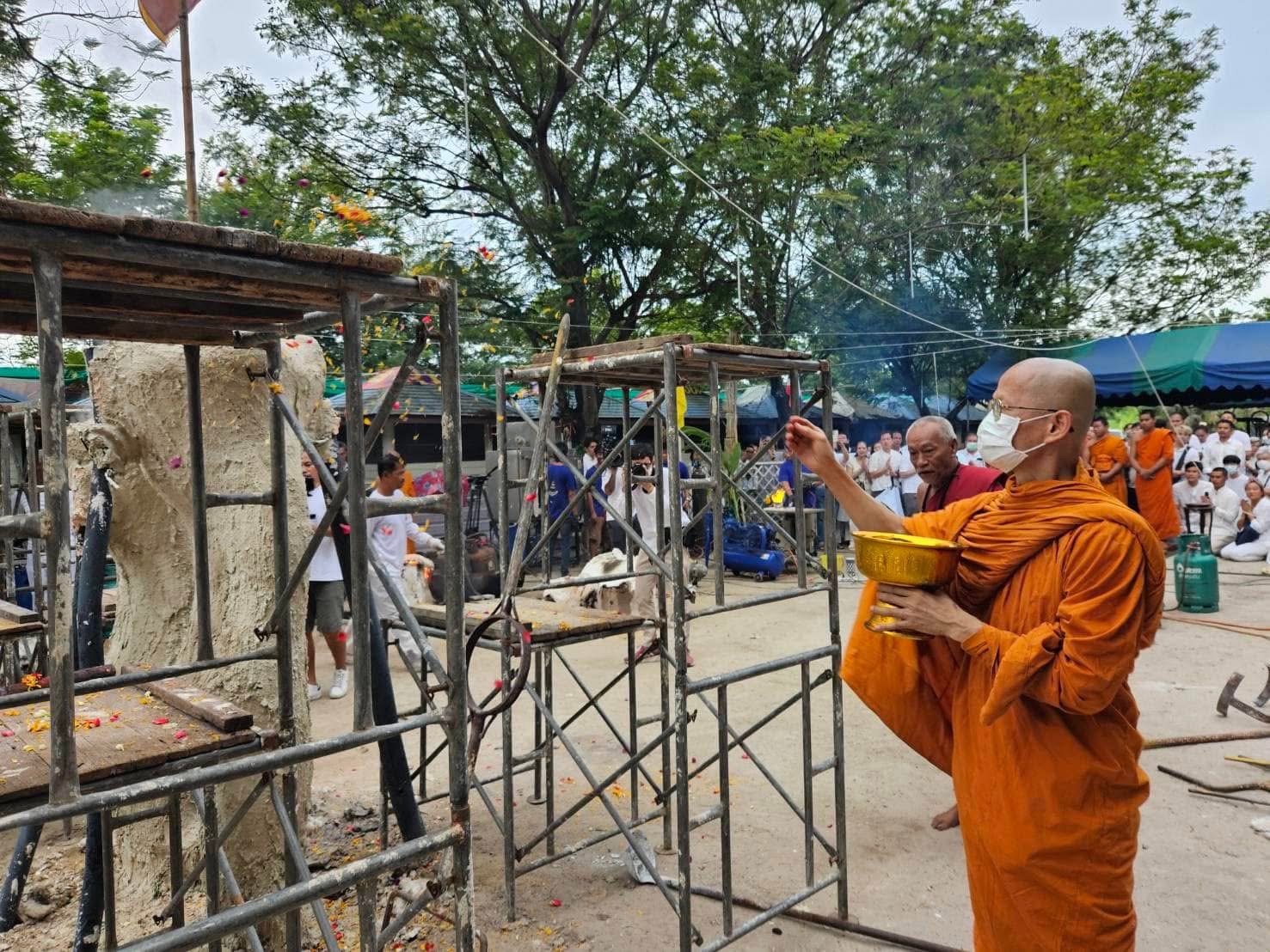 สมเด็จองค์ปฐม (หลวงพ่อไหลมาเทมา) ขนาด 5 นิ้ว หลวงพ่อเล็ก พุทธาภิเษกหลายวาระ ปี 67