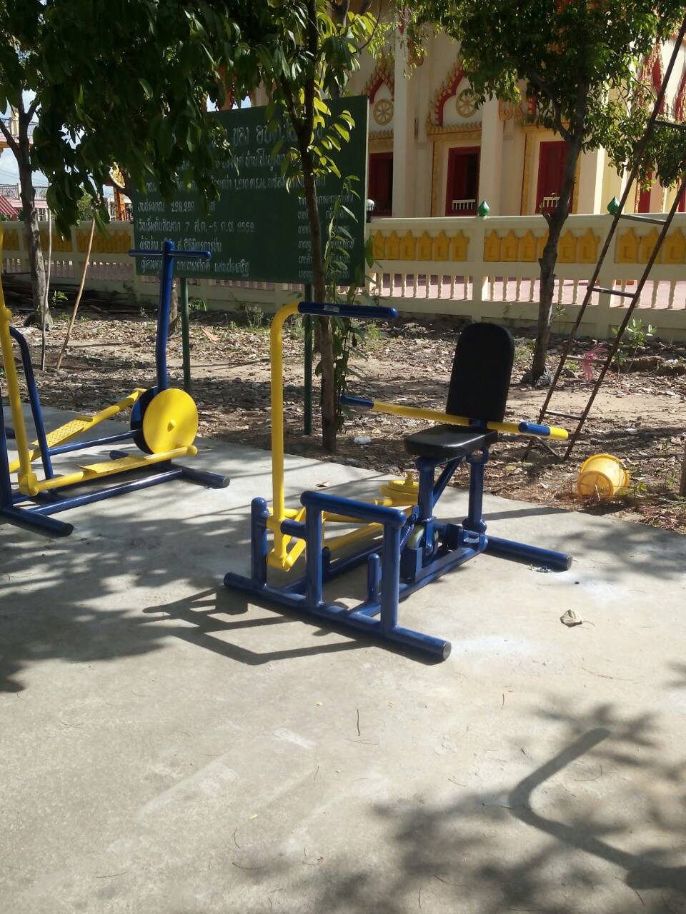 รหัส SM ผลงานติดตั้ง (ถ.โคกกรวด-โนนไทย อ.ขามทะเลสอ จ.นครราชสีมา) เครื่องออกกำลังกายกลางแจ้ง