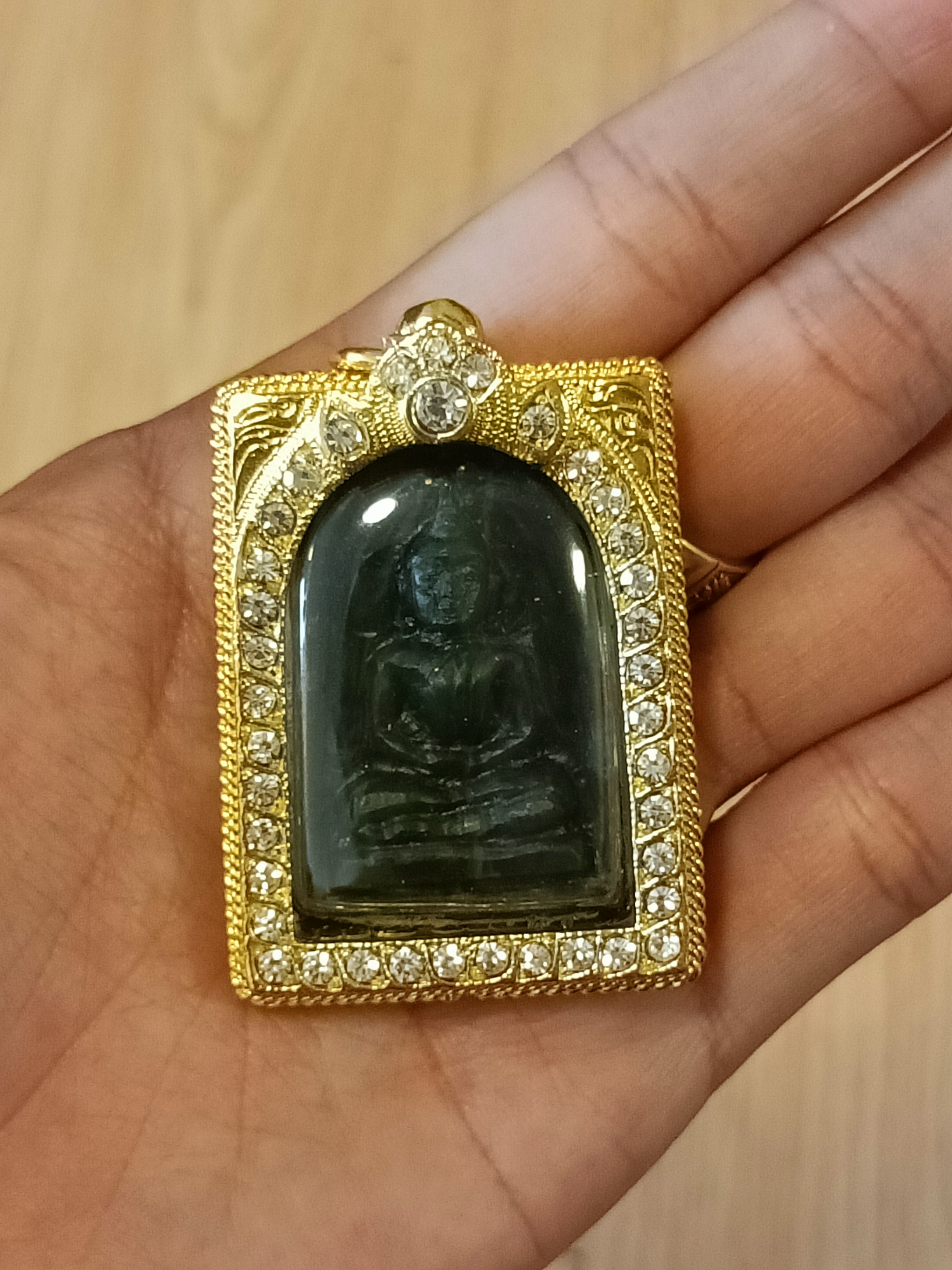 พระสมเด็จหยกแคนนาดา วัดไผ่เขียว ลพ.เล็กร่วมเสก ปี 65 พิธีพระพุทธเจ้าทรงเครื่องจักรพรรดิ์ปางเปิดโลกเสด็จ