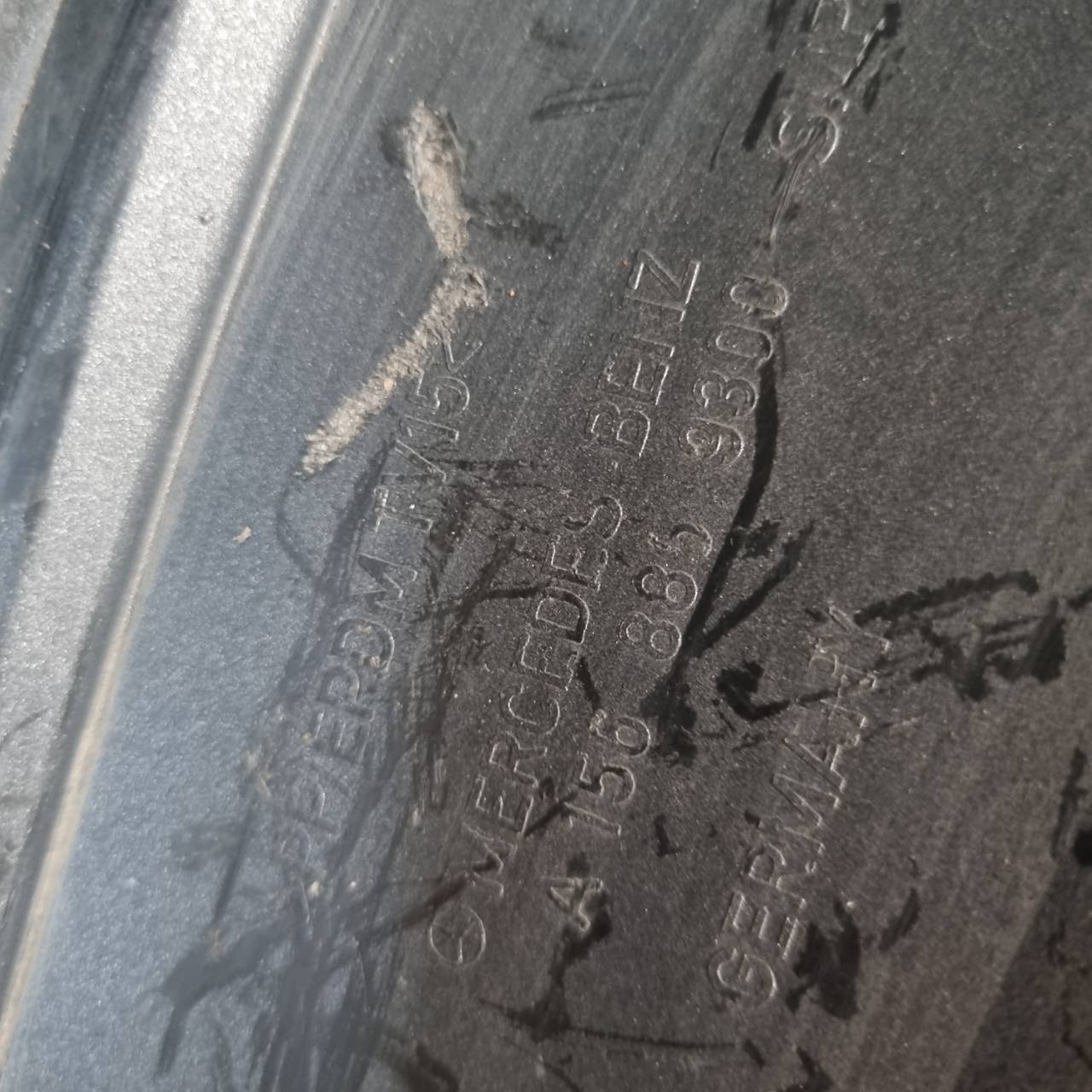 กันชนหน้า Mercedes Benz GLA A 156 885 93 00 ขายตามสภาพครับ