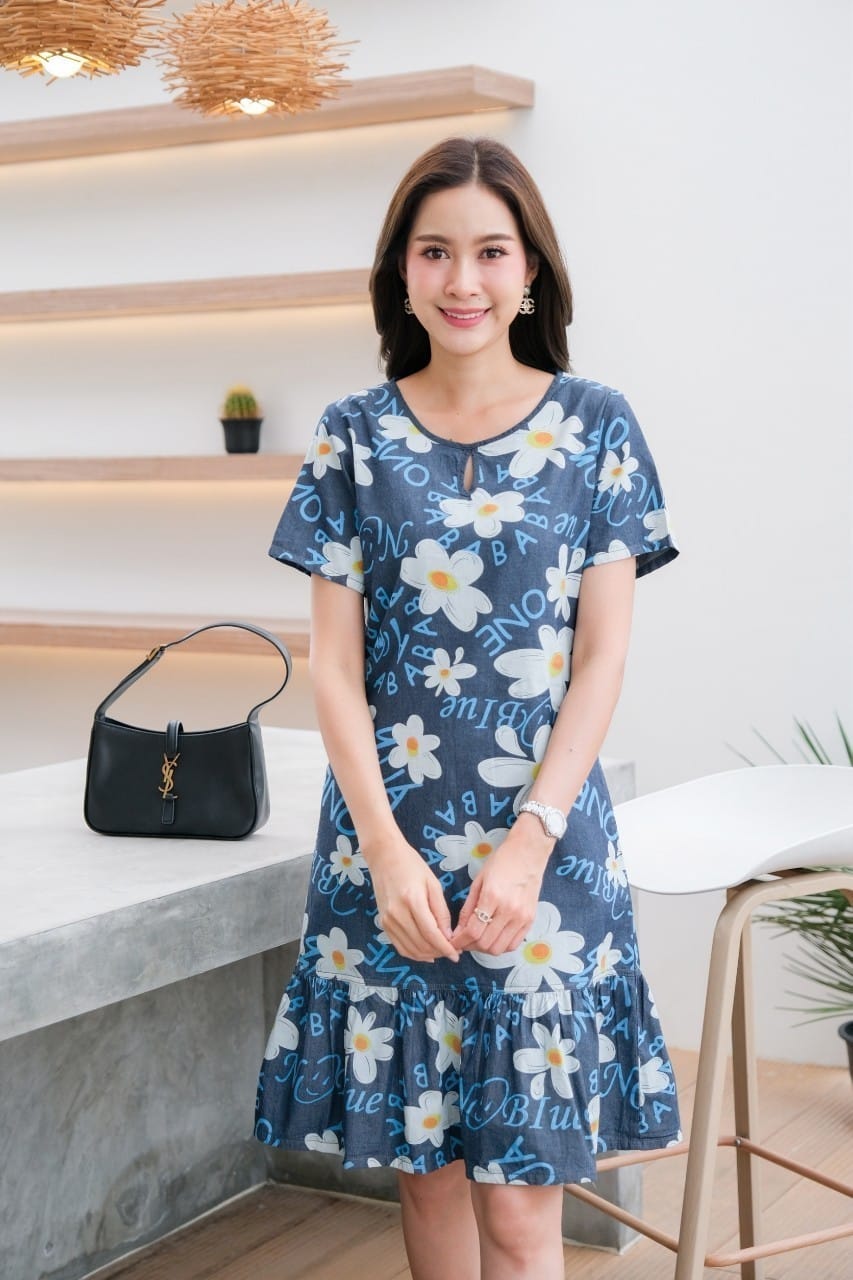 เดรสยีนส์ #8360-2 ผ้ายีนส์เนื้อนิ่มพิมพ์ลายดอกไม้สวยแต่งระบายชายน่ารักๆ ใส่สบาย ไม่ร้อน ใส่ได้หลายโอกาส