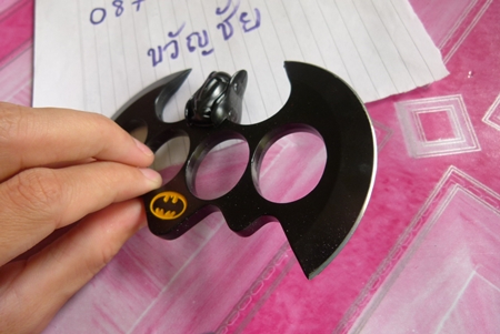 สนับมือ ด้านข้าง ทั้ง 2 ข้าง เป็นมีด 500 บาท.- พร้อมส่ง ครับๆ