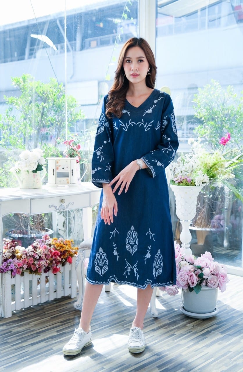 ชุดยีนส์สวยหรู #8511 ผ้ายีนปักลายสวยหรู ผ้าเนื้อนิ่มแบบสวย ใส่สบาย ไม่ร้อน ใส่ได้หลายโอกาส