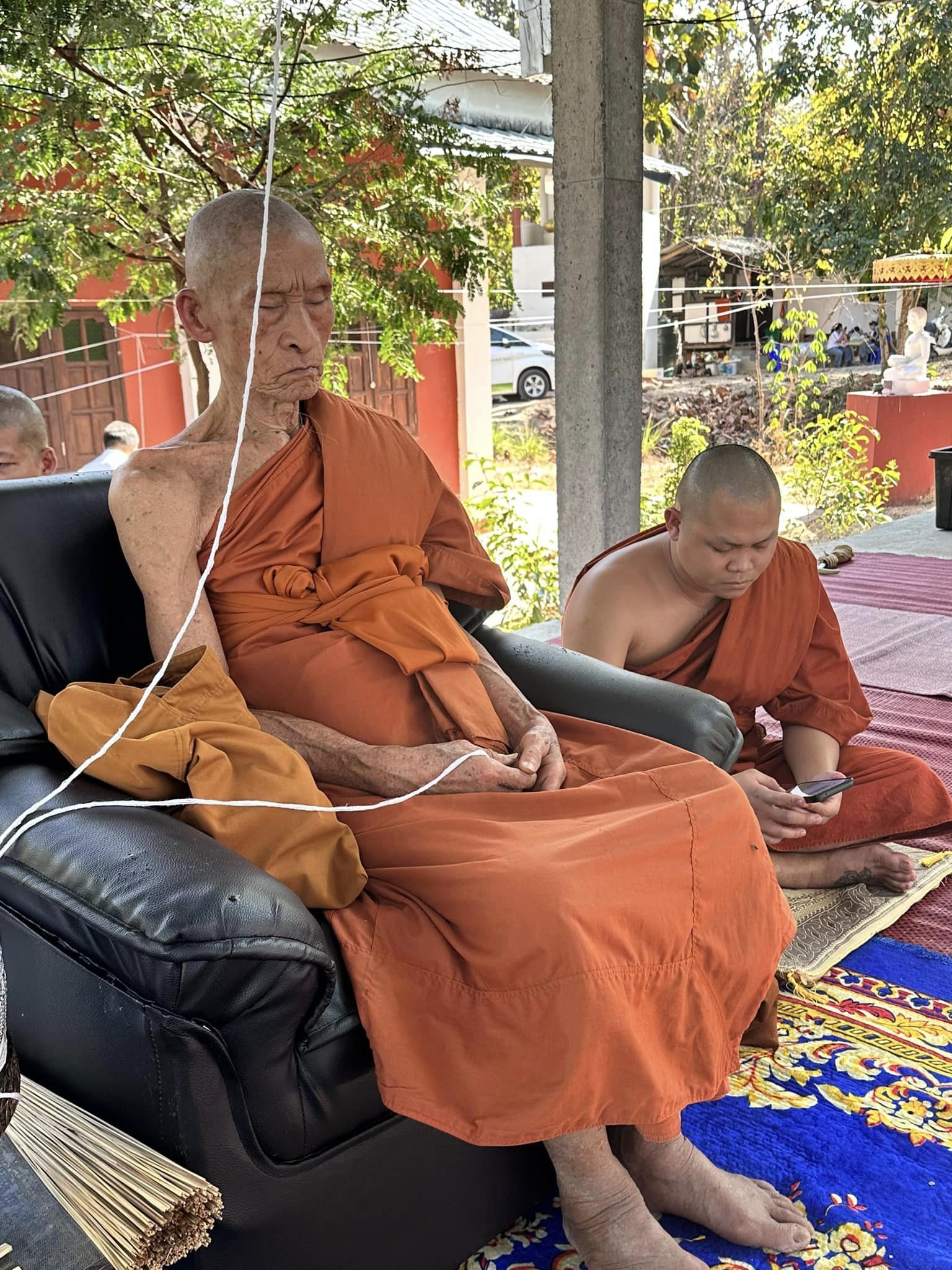 หนุมาน รุ่น โชคดี (ก้นจาร) เสกหลายวาระ โดย ครูบากฤษดา หลวงพ่อเล็ก ฯลฯ