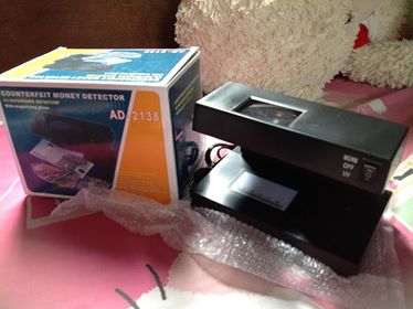 เครื่องตรวจธนบัตรปลอม