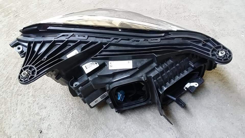 โคมไฟหน้าข้างซ้าย W172