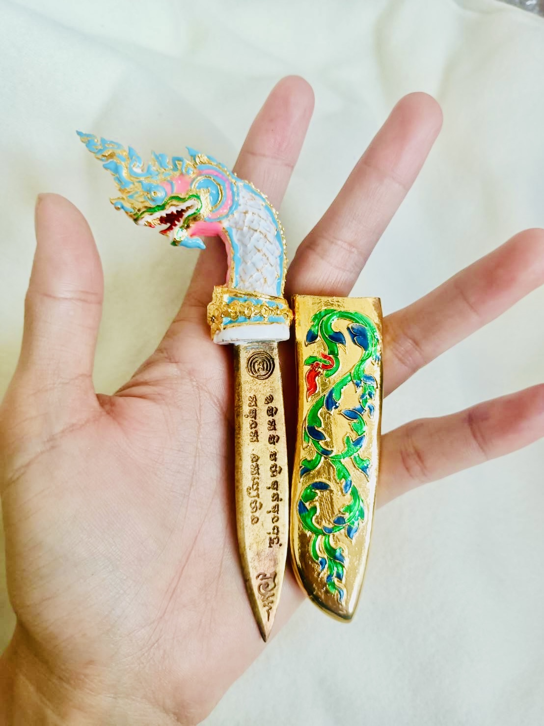 มีดมนต์นาคาพญาอนันตนาคราช 3 นิ้ว(พิธีฝ่าวิกฤติ เลื่อนยศ ยกฐานะ) โลหะลงสีทั้งด้ามและปลอก