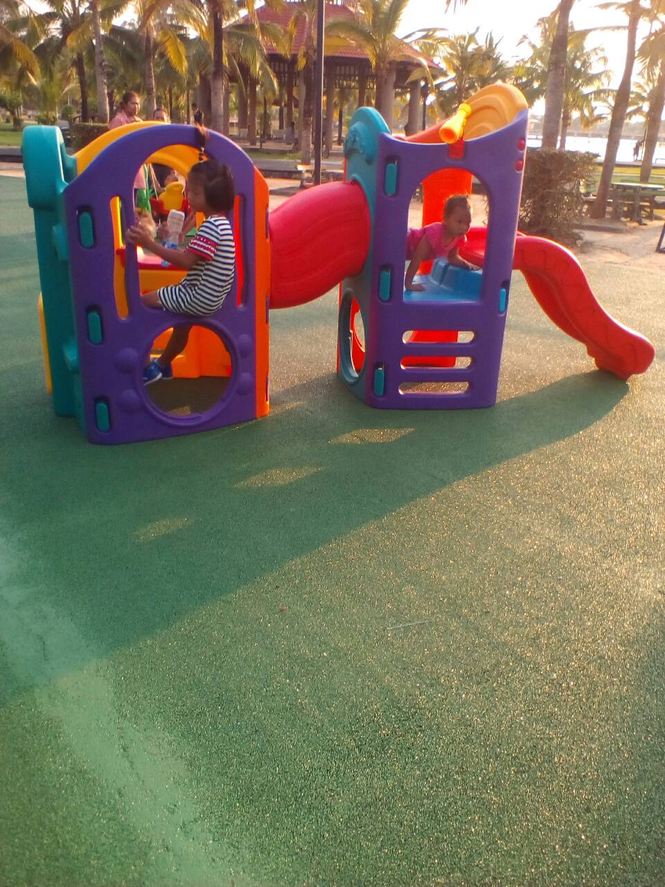 เครื่องออกกำลังกายกลางแจ้งสุพรรณบุรี