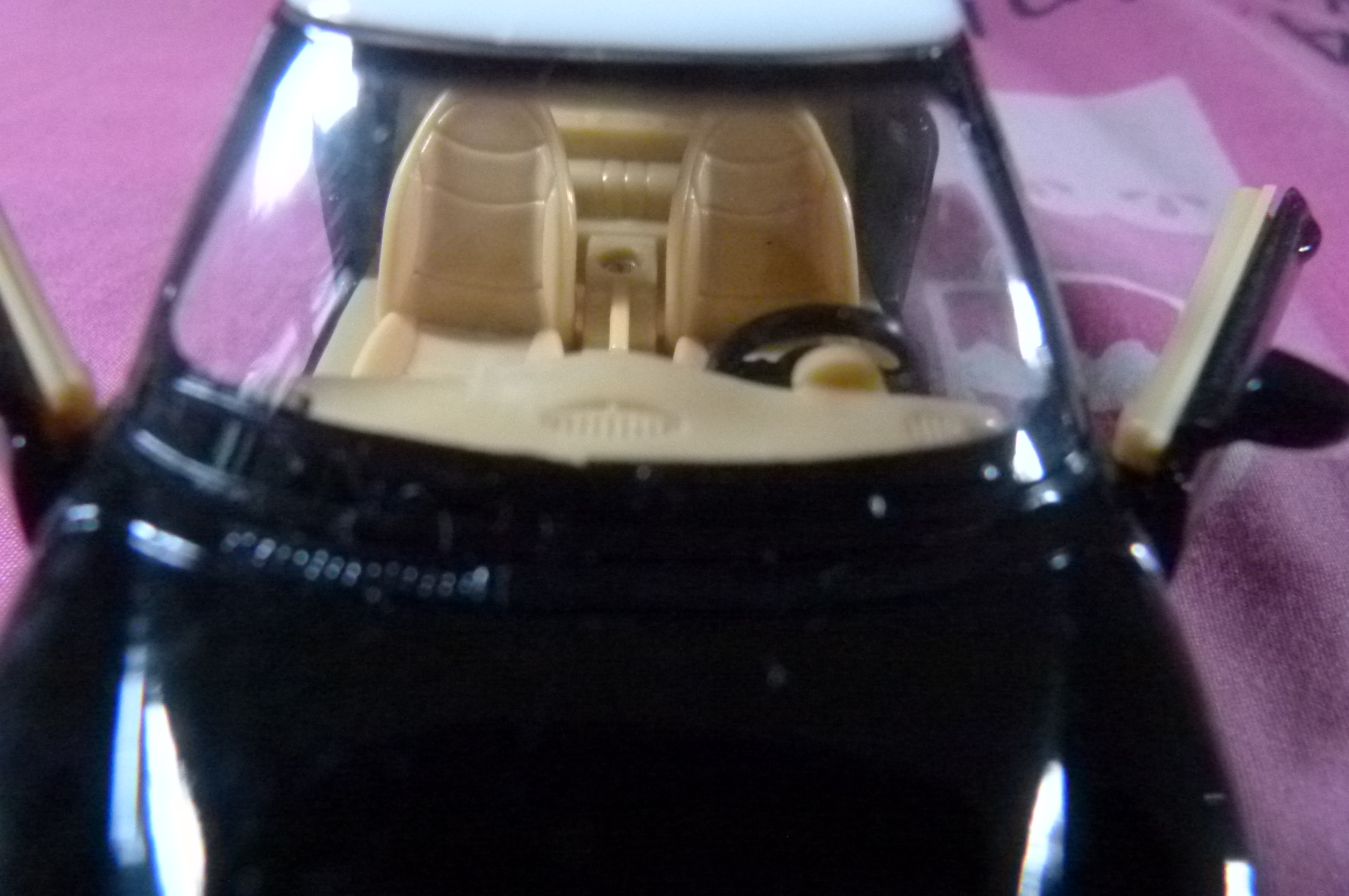 รถเหล็ก ตั่งโชว์ เปิดประตู ซ้าย และ ขวา ได้ ครับๆ 450.- ส่งฟรี EMS