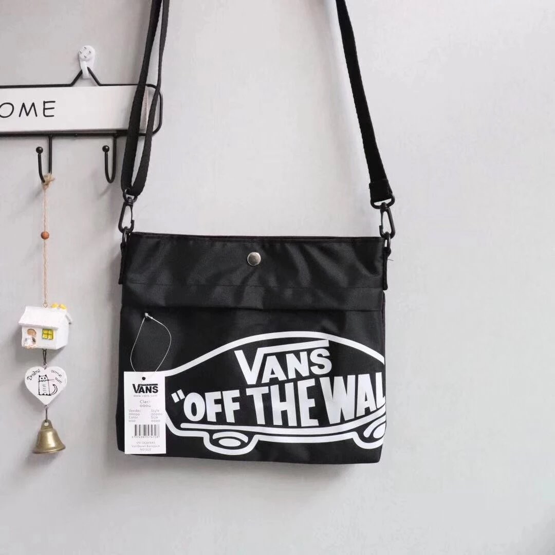 กระเป๋าสะพายข้าง Vans Sacoche Bag รุ่นพิเศษจากญี่ปุ่น ของใหม่ ของแท้ พร้อมส่ง