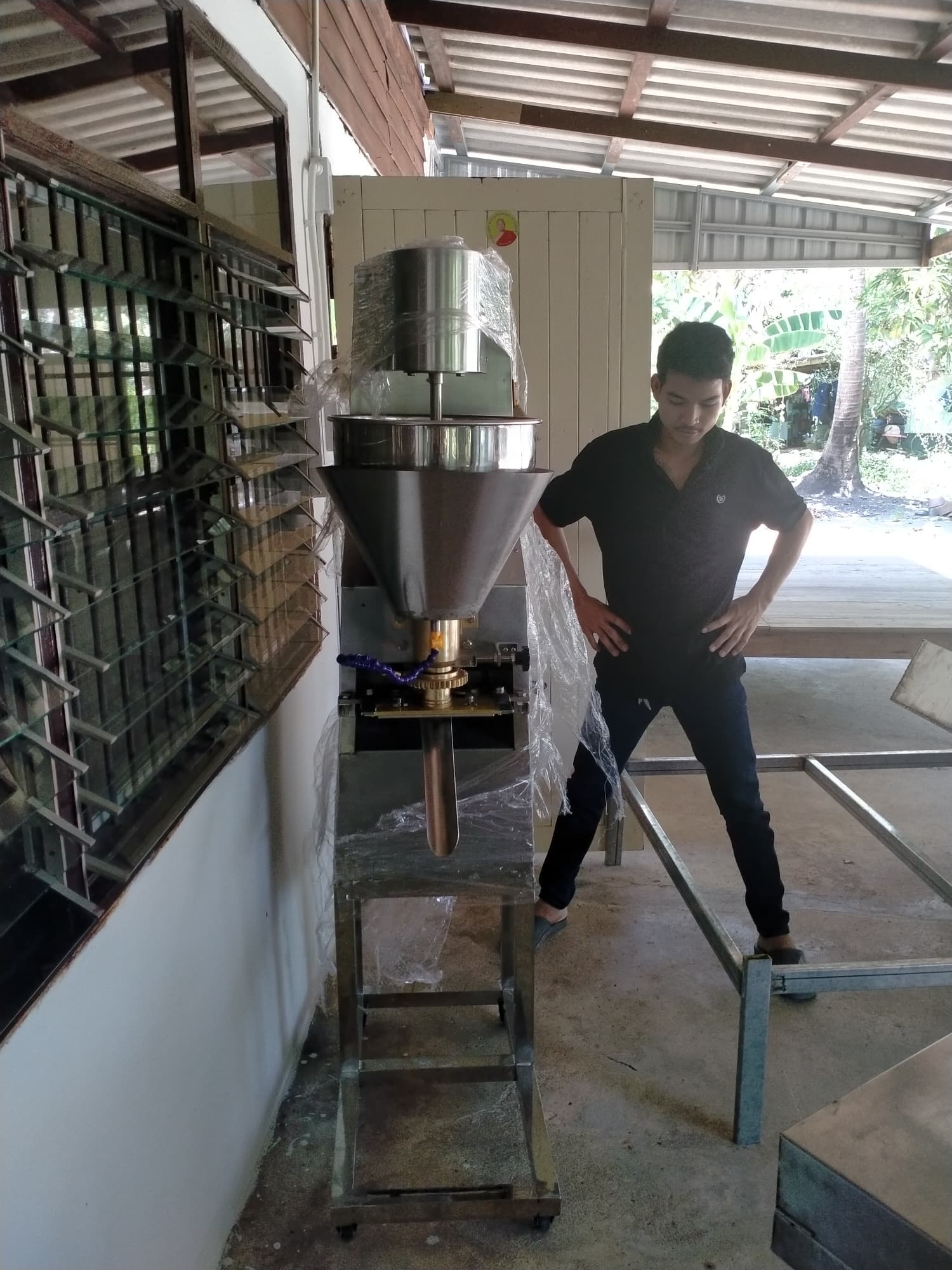 เครื่องทำลูกชิ้น เครื่องบีบลูกชิ้น เครื่องปั้นลูกชิ้น อัตโนมัติ