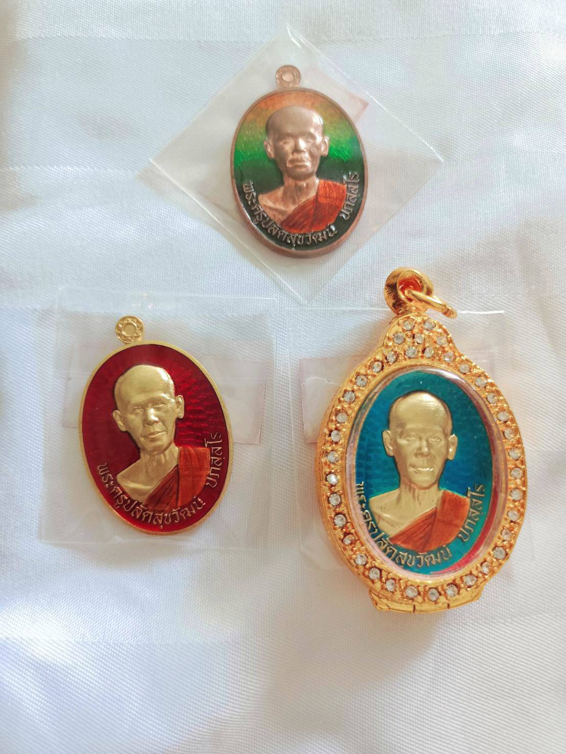เหรียญลงยาฟินิกซ์ (สีเขียว) พระอาจารย์ต้อม มวลสาร 200 ล้าน