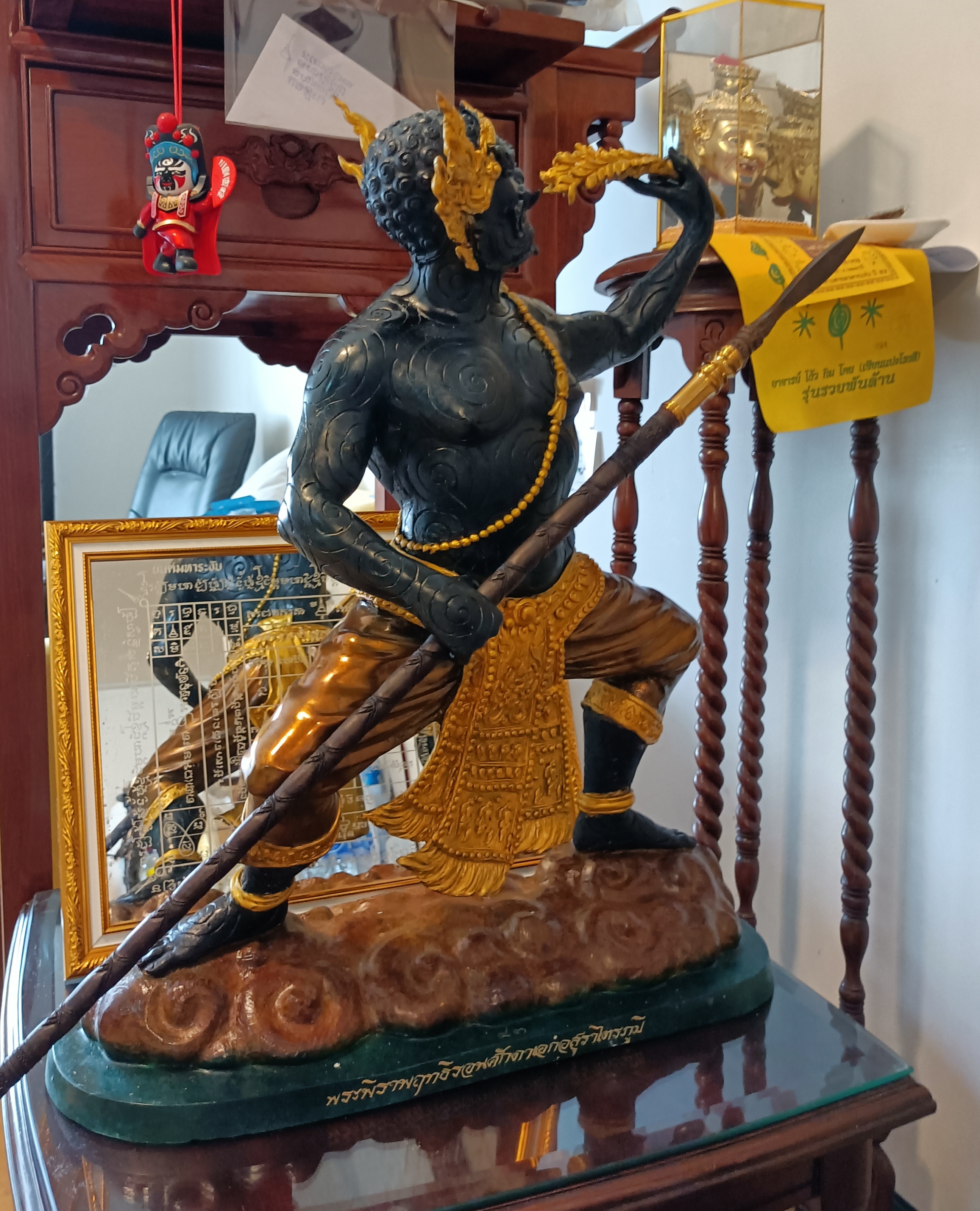 พระพิราพรอน หลวงพ่อเล็กเสก 1 ใน 44 องค์