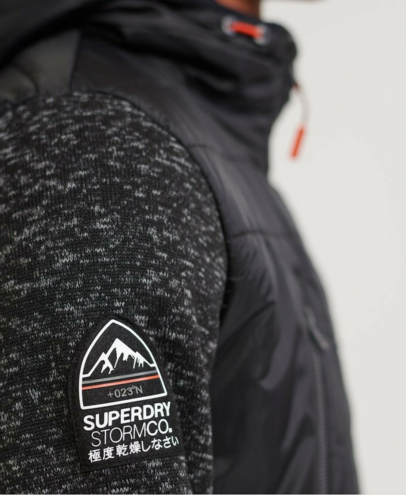 เสื้อกันหนาว Superdry Storm Hybrid Ziphood - Black ของใหม่ ของแท้ พร้อมส่งจากไทย