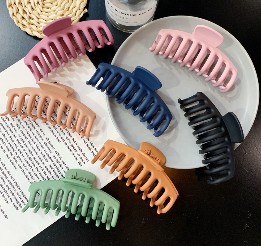 กิ๊บหนีบผมมือเสือ(แบบงับ) พลาสติก ฟันใหญ่ ตัวยาว 11 ซ.ม.(ใช้อาบน้ำได้) งานสไตล์เกาหลี ขายส่ง แพ็ค 10 ชิ้น คละสี