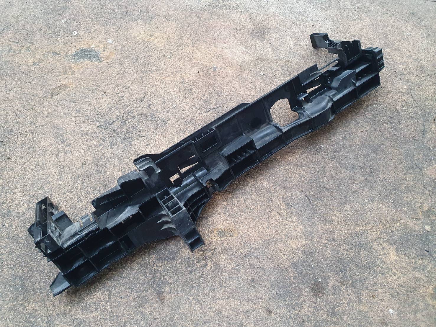 โครงหม้อน้ำด้านซ้าย มือสอง(หมายเลข 115 ตามรูป) Benz W222 A0995041918 Radiator Left Side Support