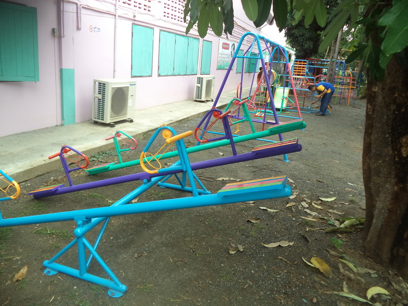 รหัส PG ผลงานติดตั้ง (โรงเรียนบ้านรางจิก ต.หนองขาว อ.ท่าม่วง จ.กาญจนบุรี) เครื่องออกกำลังกายเด็ก