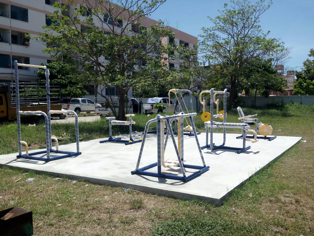 รหัส SM ผลงานติดตั้ง (แฟรตโครงการ3 ม.15 อ.บางเสาธง จ.สมุทปราการ) เครื่องออกกำลังกายกลางแจ้ง