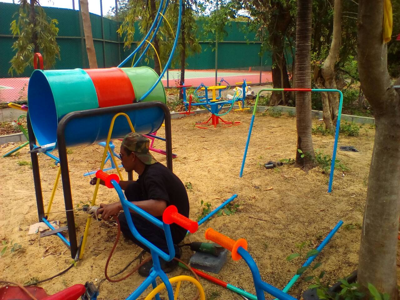 เครื่องออกกำลังกายกลางแจ้งปากเกร็ด