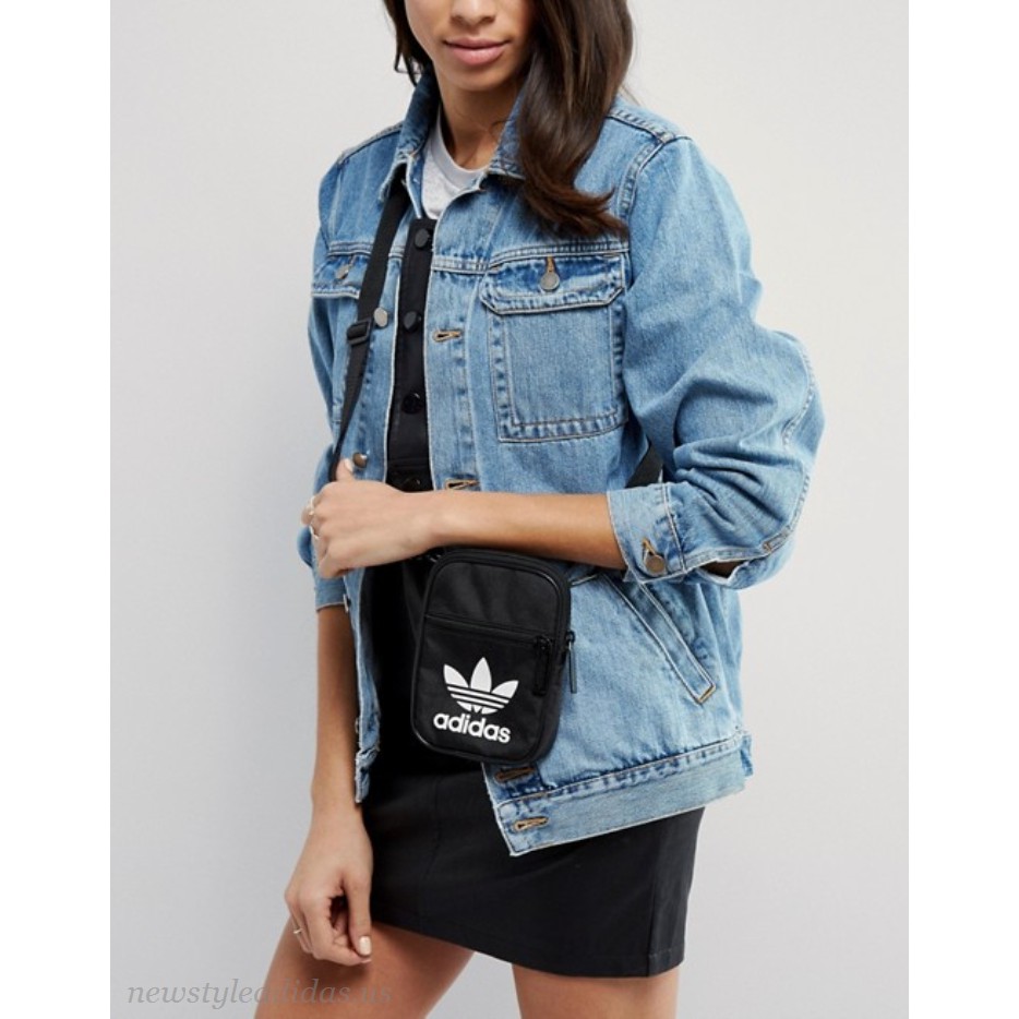 กระเป๋าสะพายข้าง Adidas Trefoil Festival Bag Crossbody ของแท้ พร้อมส่งจากไทย