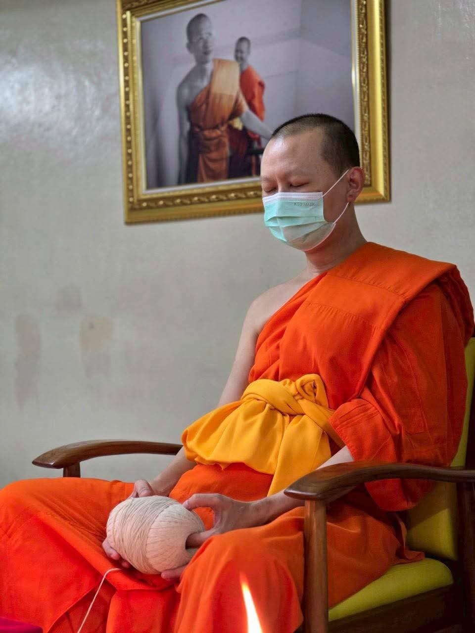 ลูกแก้วจัดรพรรดิยอดมงกุฎ (สีแดงหมด)หลวงพ่อเอ บ้านสุมมโน ปี 68