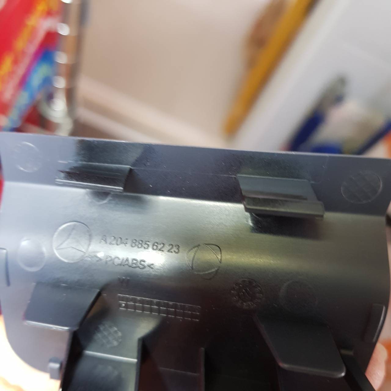 ฝาปิดรูกันชนหน้า รถ Benz W204 รหัส A2048856223