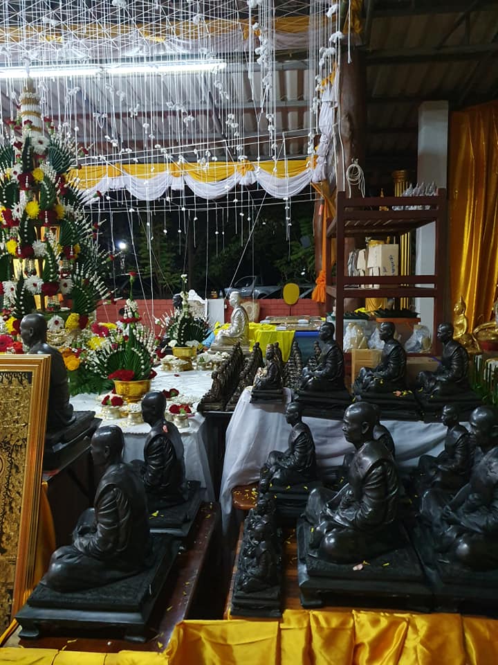 สมเด็จองค์ปฐม เนื้อรวมแร่ หลวงพ่อหนุน วัดพุทธโมกข์ (จัดสร้างที่ระลึกสร้างสมเด็จองค์ปฐมศิลาองค์ใหญ่)