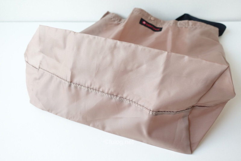 กระเป๋าสะพายข้าง Marmot x Shaun The Sheep Sling Bag ของใหม่ ของแท้ พร้อมส่งจากไทย กระเป๋าช๊อปปิ้ง