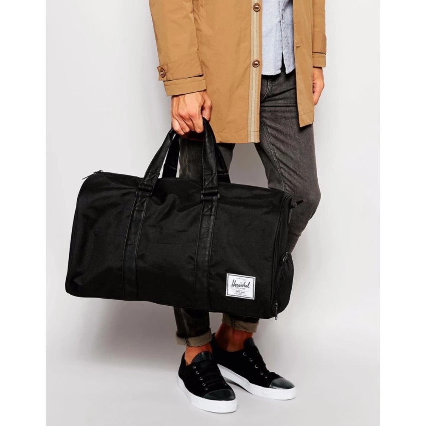 Herschel Supply - Novel Duffle Black/Black กระเป๋าสะพายข้าง ของแท้ พร้อมส่ง
