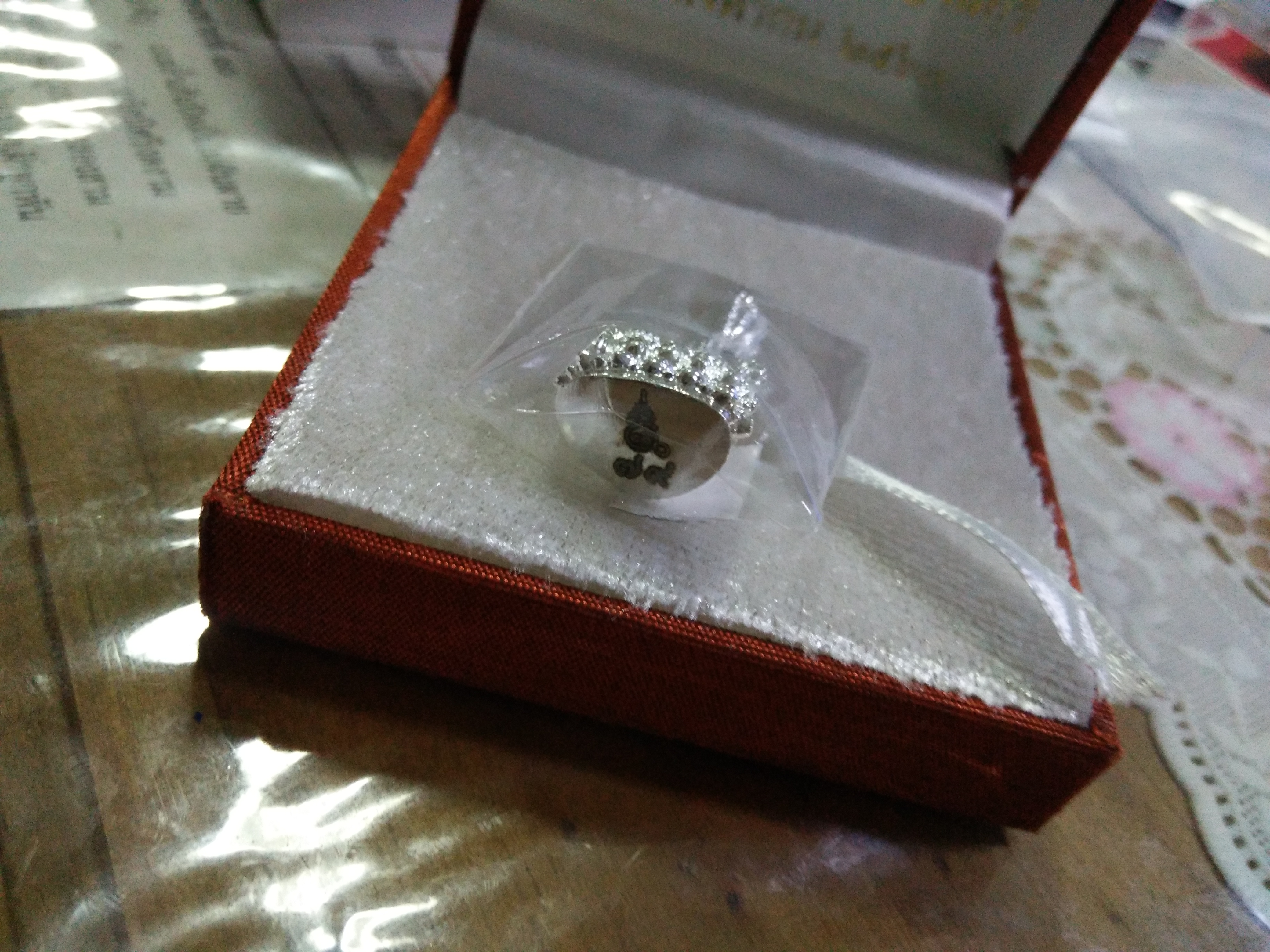 พระกริ่งทรงเครื่องจักรพรรดิ(พระชัยวัฒน์)เนื้อเงิน วัดท่าขนุน สุดยอดหายาก