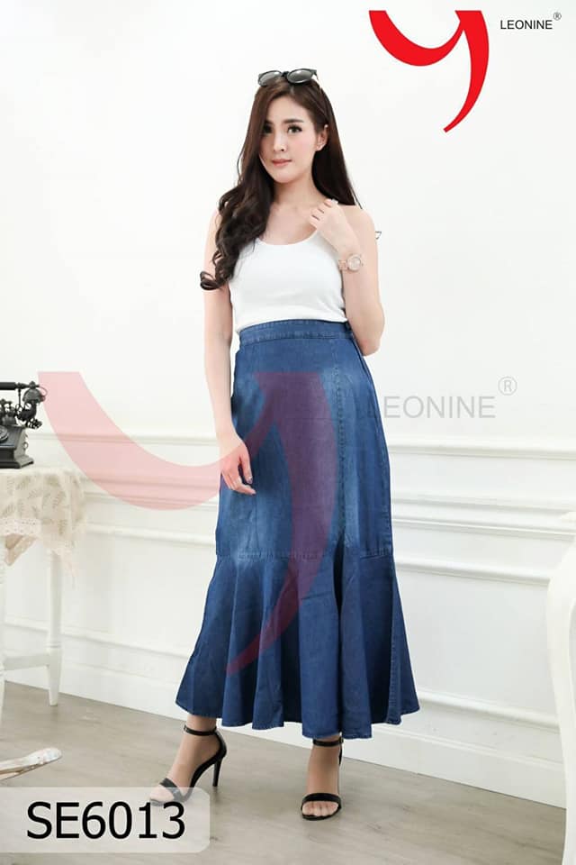 กระโปรงยีนส์ยาว ระบายชาย ขนาด Free size สียีนส์เข้ม ผลิตจากผ้ายีนส์เนื้อนิ่ม ใส่สบายมาก