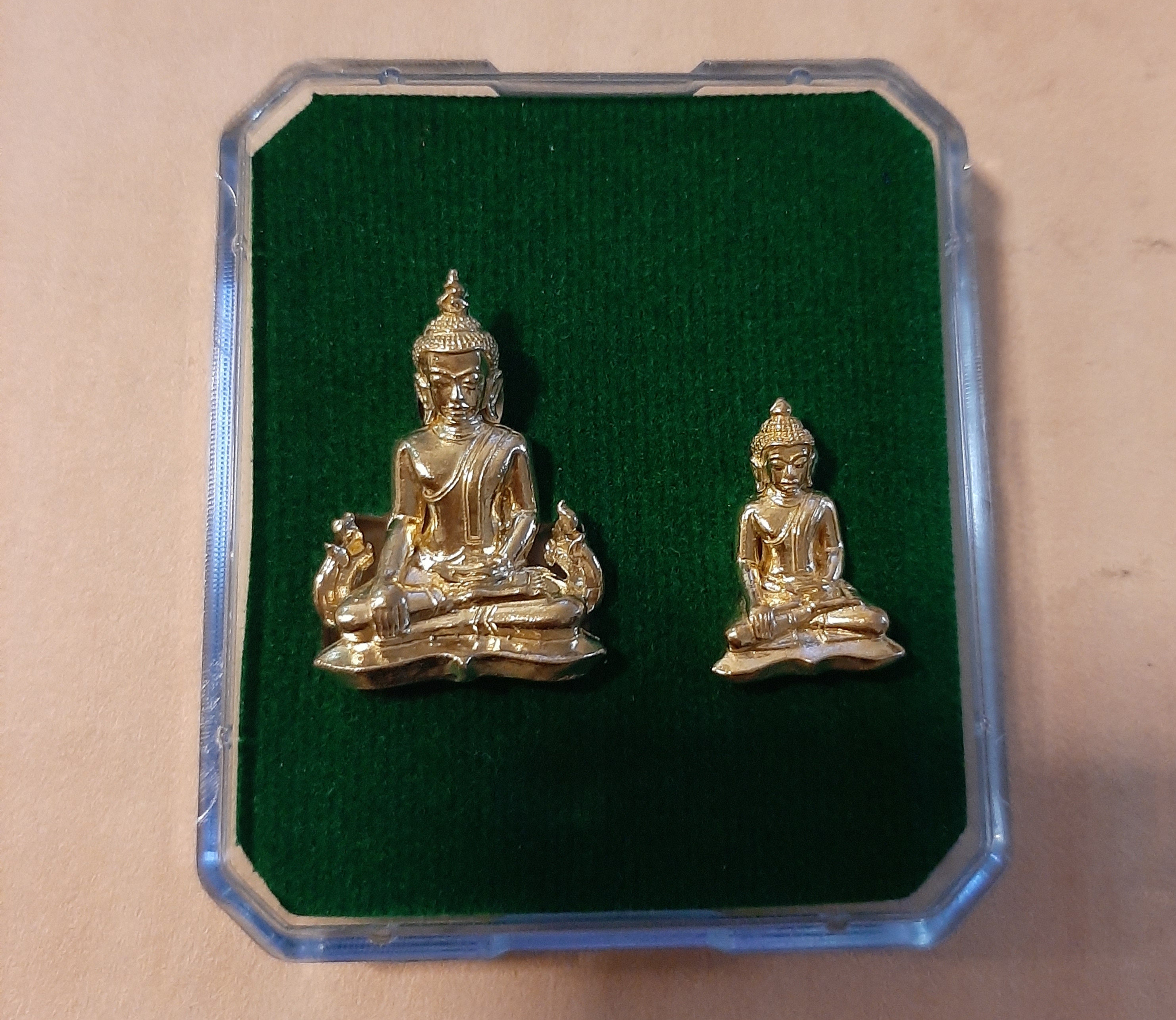 สมเด็จพระพุทธชินเรศร์ ลพ.เล็กเสก อาทิตย์ทรงกลด (พิธีสมเด็จแหวกม่าน)