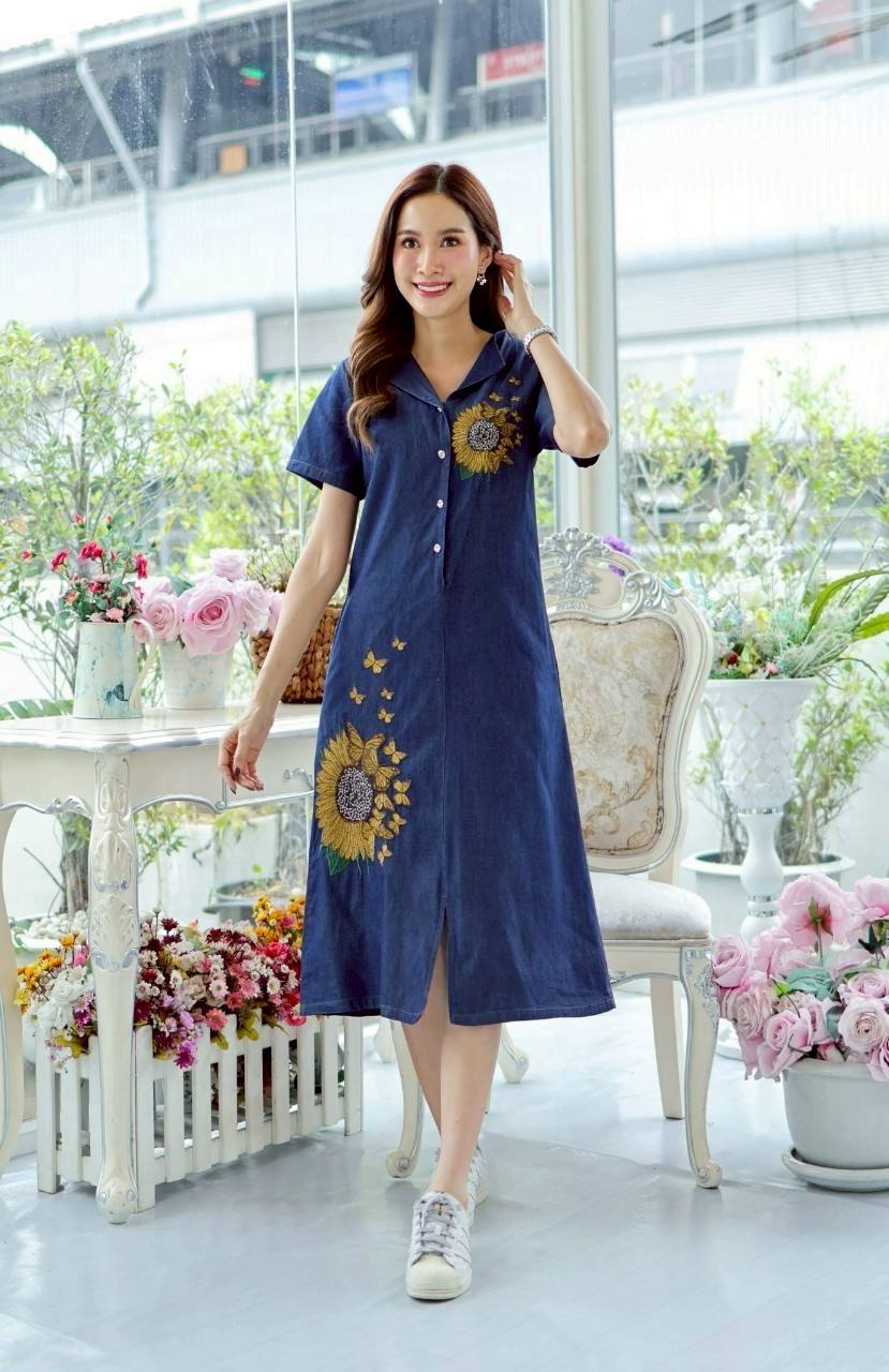 ชุดยีนส์ #8807 ปักลายดอกไม้สวยหรู ผ้ายีนส์เนื้อนิ่มแบบสวย ใส่สบาย ใส่ได้หลายโอกาส