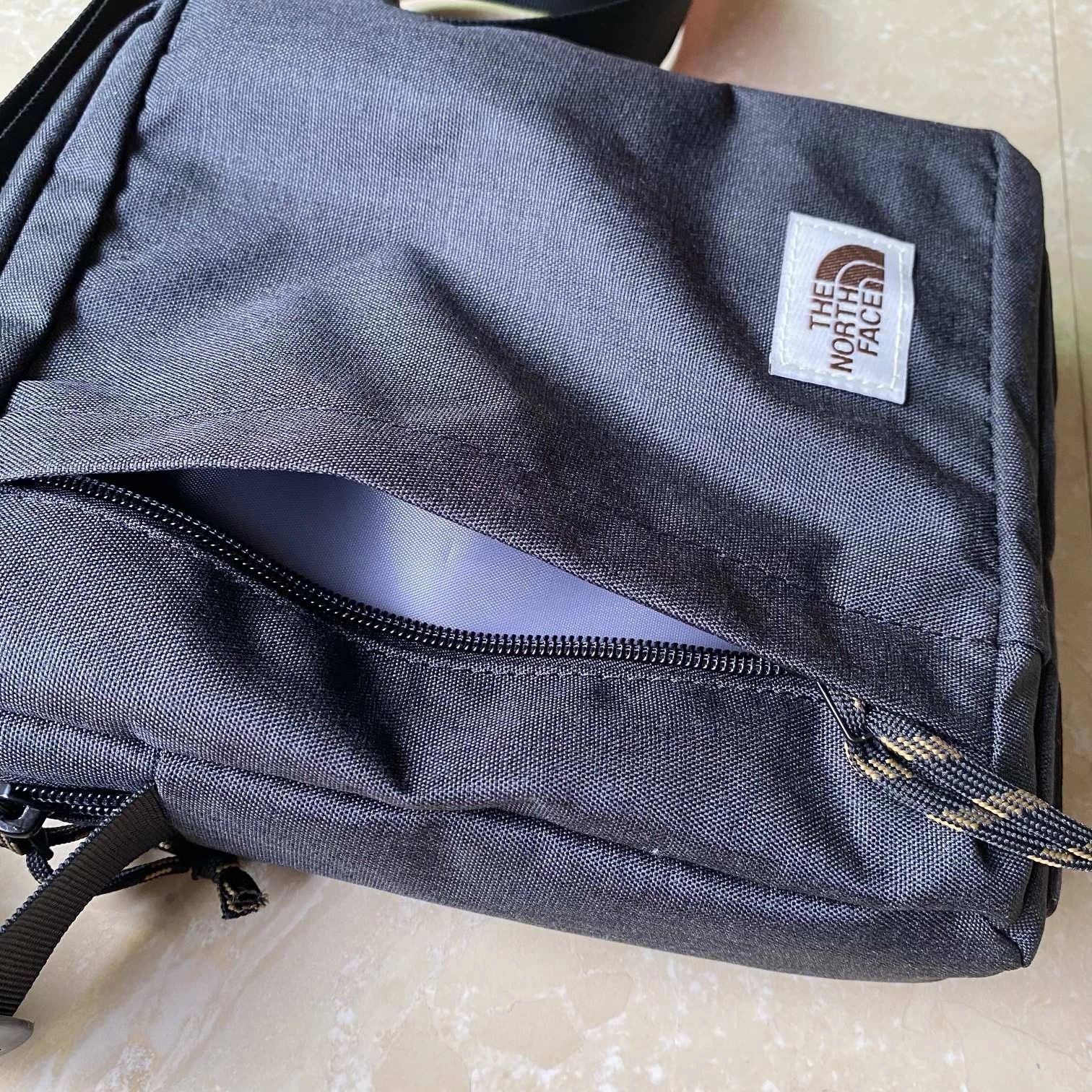 กระเป๋าสะพายข้าง The North Face Cross Body Bag ของใหม่ ของแท้ พร้อมส่ง