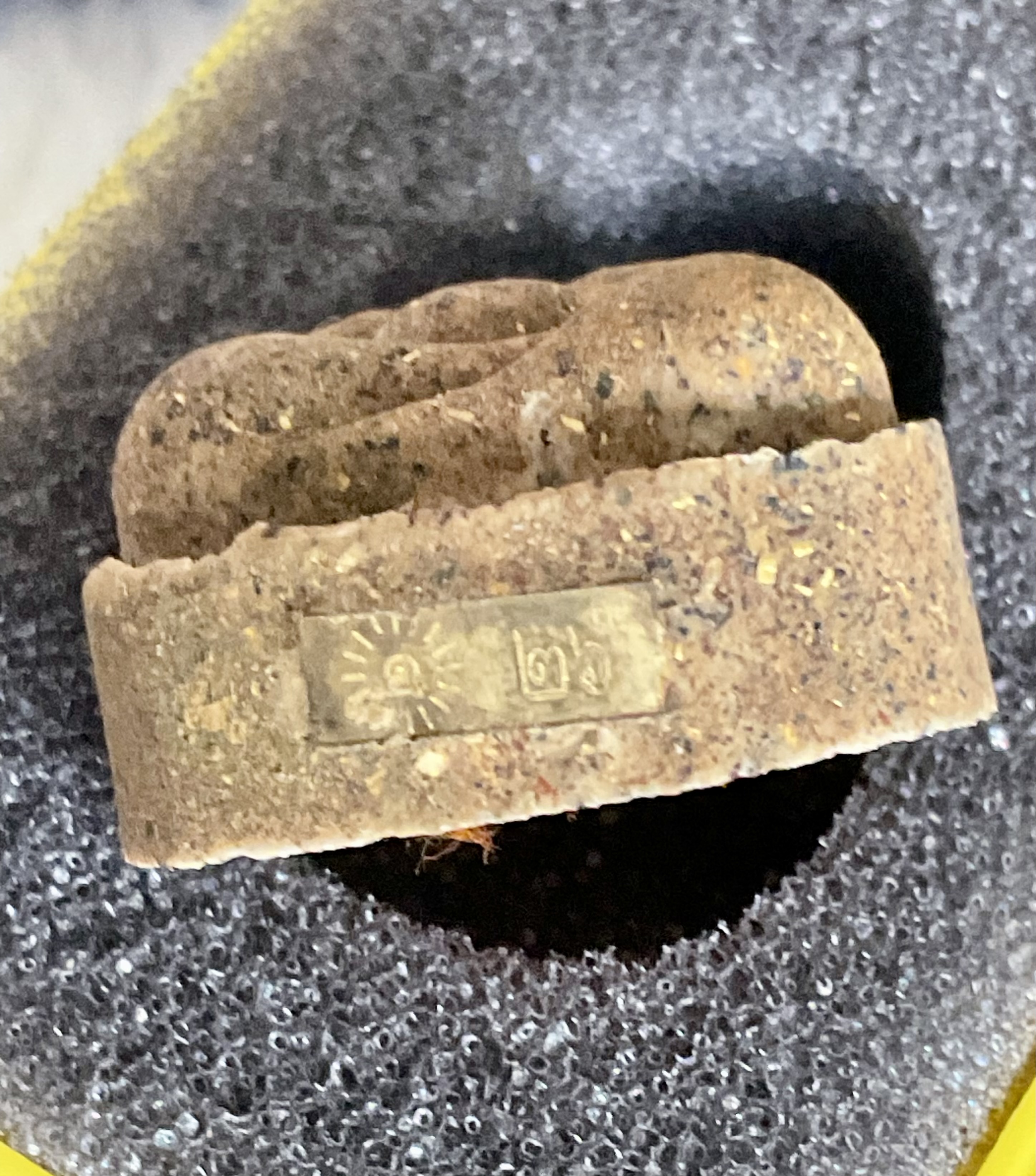 พระผงหลวงปู่คีบ ปิดตาเหนือดวง หลังจีวร ลพ.หนุน ลป.ศิลา พอจ.ต้อม ลพ.สุริยันต์ พุทธาภิเษก วัดโพธิ์ศรีสะอาด 6 ก.ค. 67